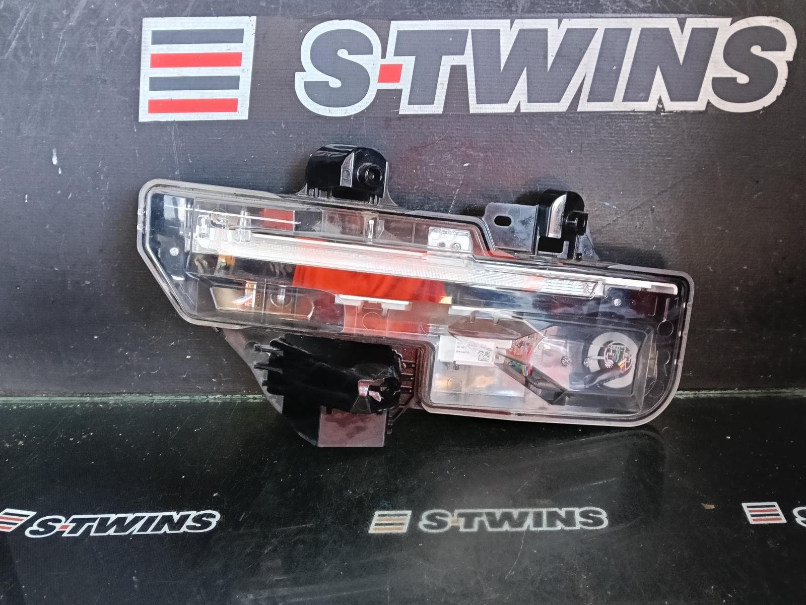 Used auto part listing image: 2020 MAZDA CX30 RIGHT INDICATOR FOG SIDE BUMPER FLASHER, DM, 10/19- 0000423330