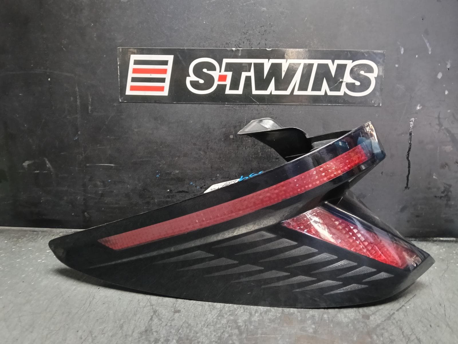 Used auto part listing image: 2022 HYUNDAI TUCSON LEFT TAILLIGHT NX4, IN BODY, W/ LED TYPE, 02/21- 0000421875