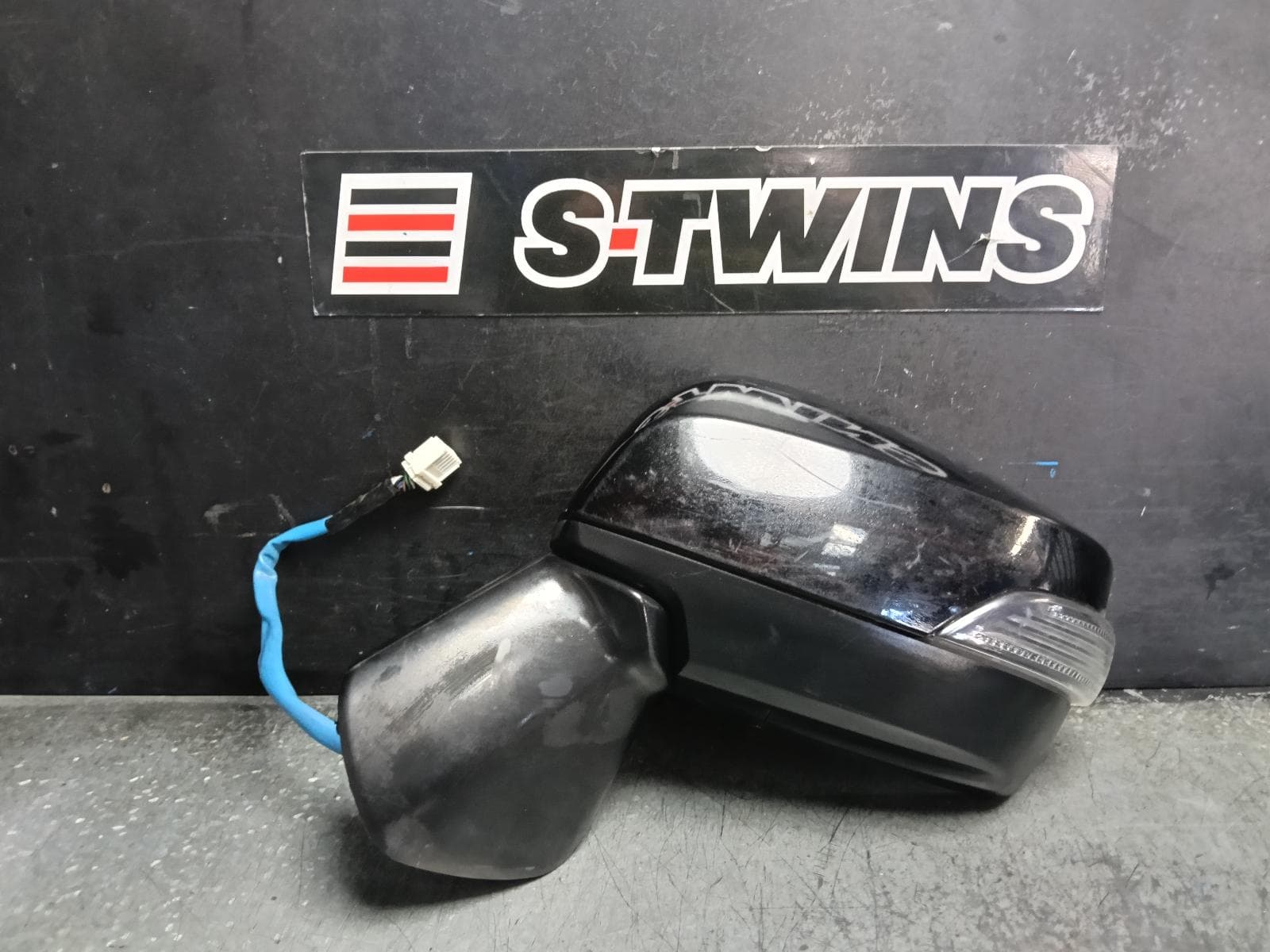 Used auto part listing image: 2014 SUBARU WRX LEFT DOOR MIRROR V1, POWER FOLDING, NON HEATED, NON CAMERA TYPE, 03/14-05/17 0000421864