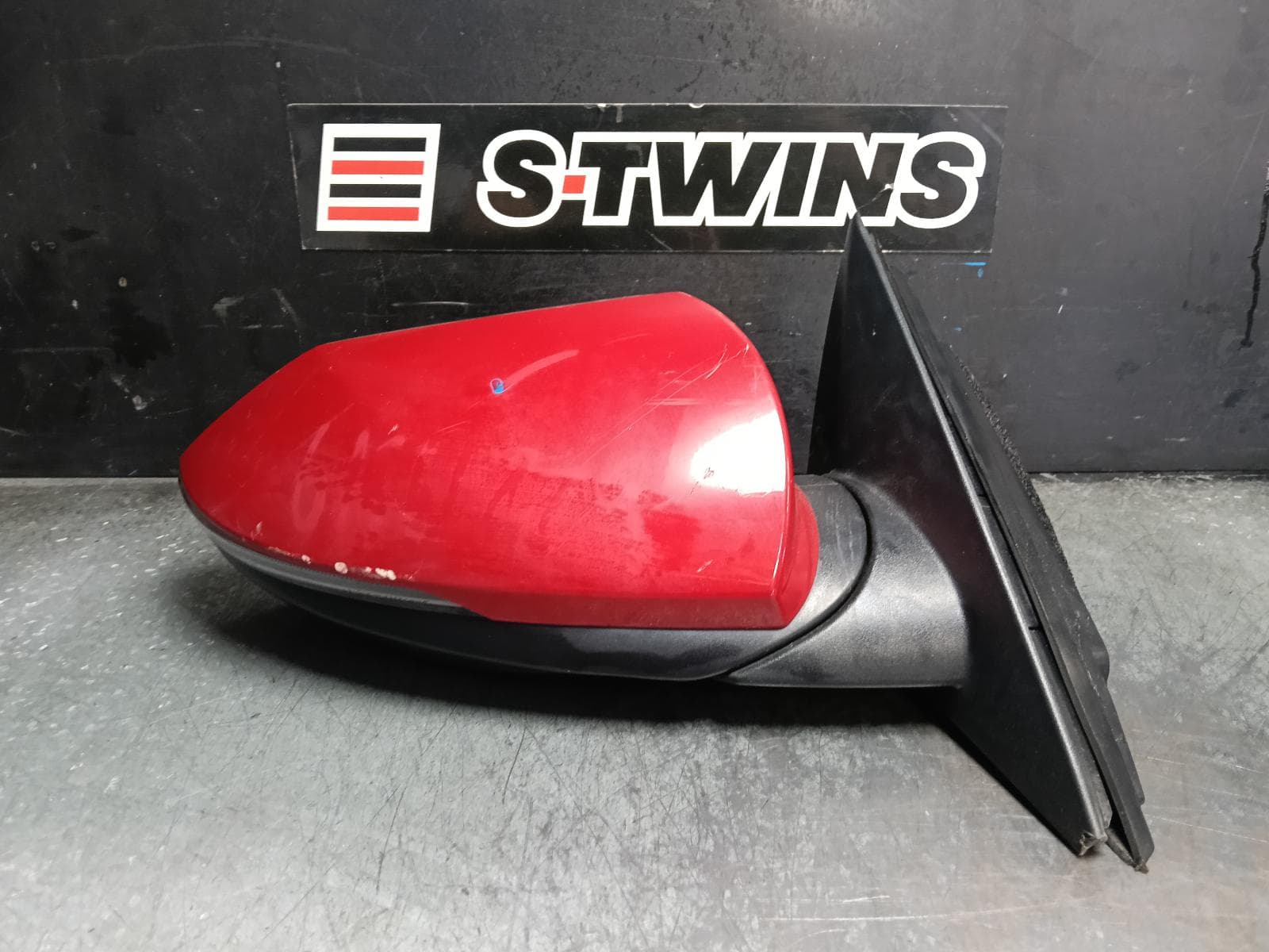 Used auto part listing image: 2023 HYUNDAI I30 RIGHT DOOR MIRROR CN7, W/ AUTO POWER FOLD, NON CAMERA TYPE, COLOUR CODED, SEDAN (S.KOREA VIN KMHL), 08/20- 0000421865