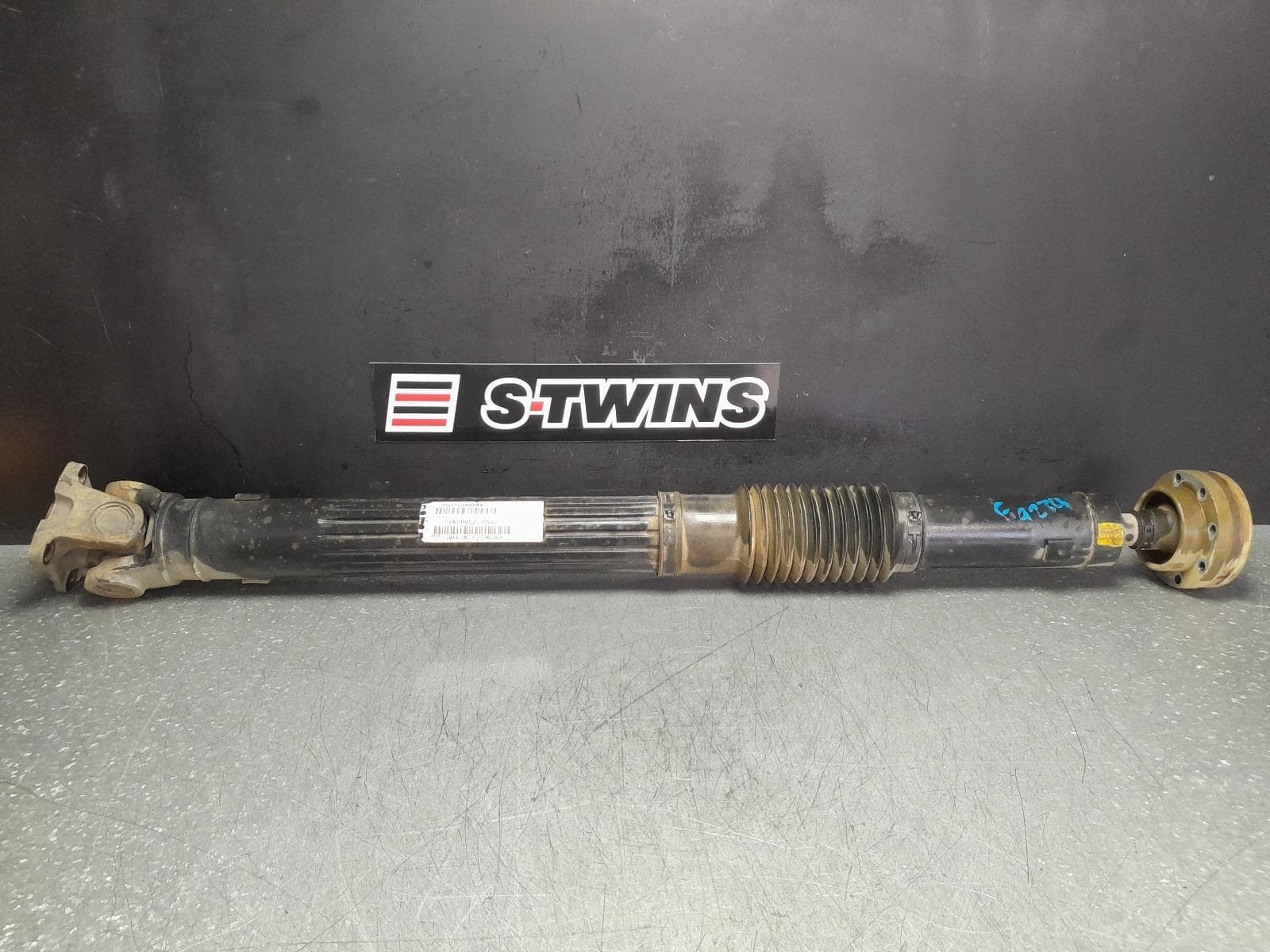 Used auto part listing image: 2015 JEEP WRANGLER FRONT PROP SHAFT 3.6, PETROL, AUTO T/M, 2DR, JK, 10/11-07/18 0000354144