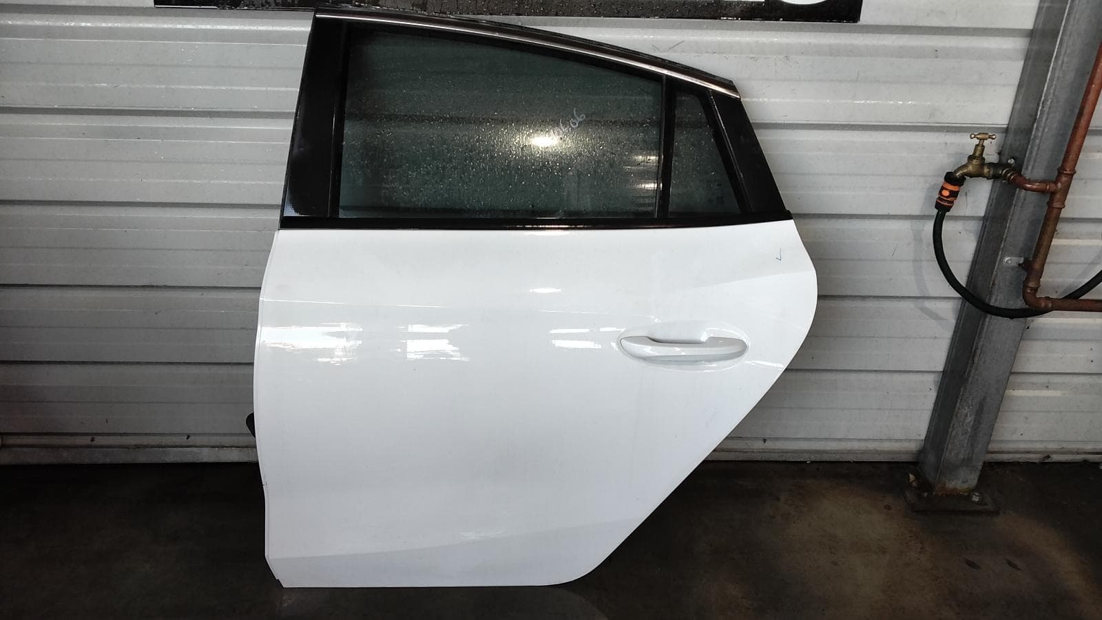 Used auto part listing image: 2024 MG MG5 LEFT REAR DOOR SLIDING AP32, 01/23- 0000413748