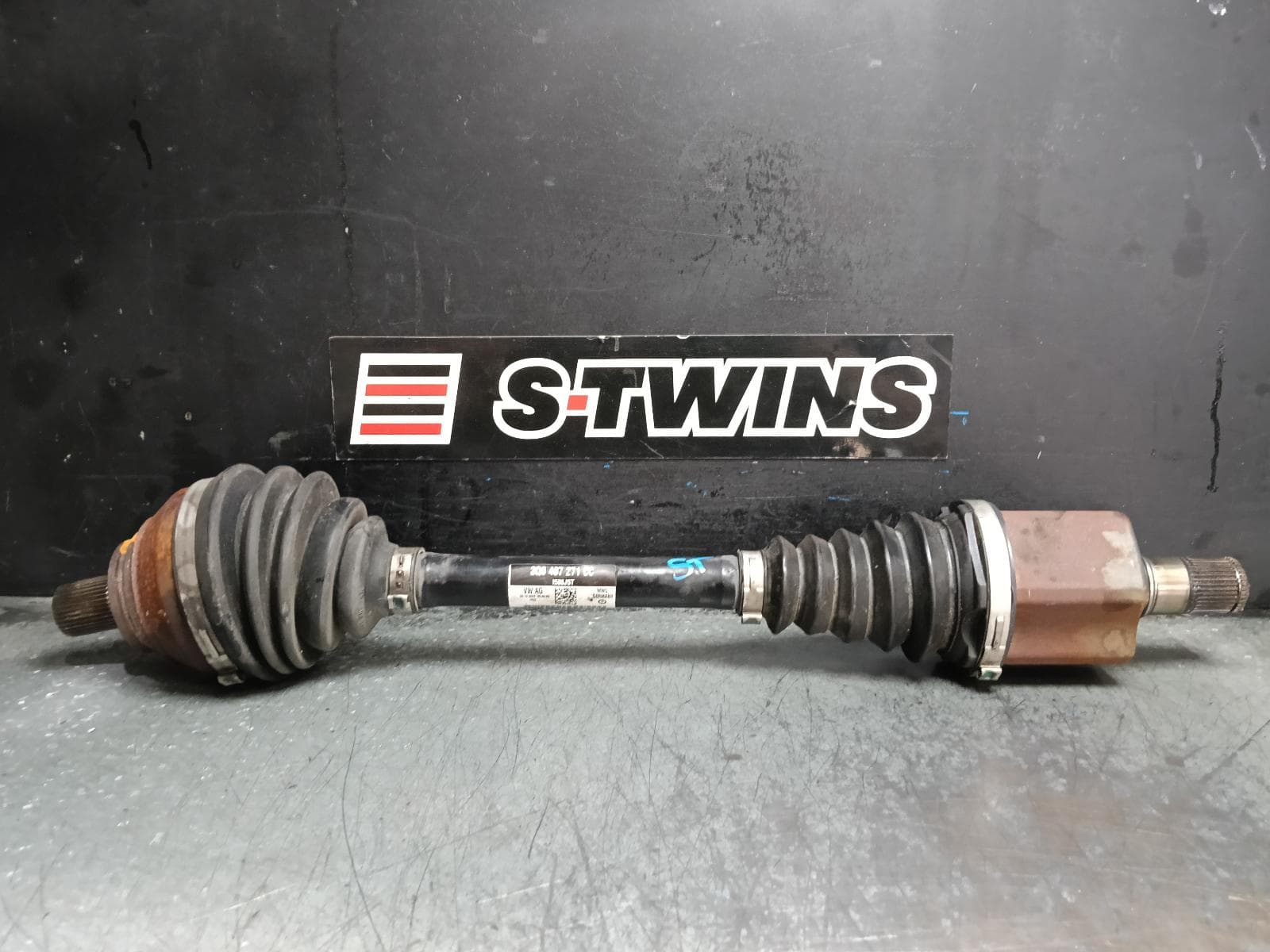 Used auto part listing image: 2023 AUDI Q2 LEFT DRIVESHAFT FRONT, AWD, PETROL, 2.0, GA, DNFC CODE, 02/21