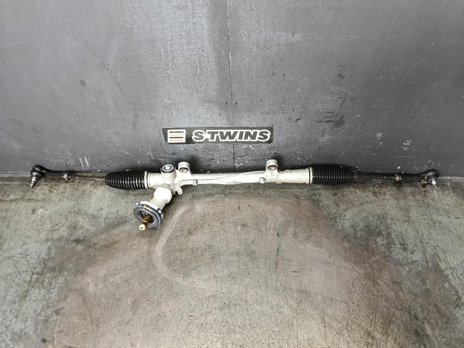 Used auto part listing image: 2022 HYUNDAI I30 STEERING BOX RACK PD, HATCH (S. KOREA VIN KMHH), HYDRAULIC TYPE, 03/17-12/23