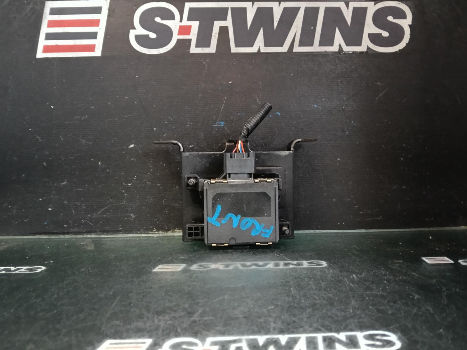 Used auto part listing image: 2022 HYUNDAI I30 REVERSE CAMERA PD/CN7, FRONT RADAR SENSOR (REINFORCEMENT MOUNTED), P/N 96400G3200, HATCH/SEDAN, 03/17