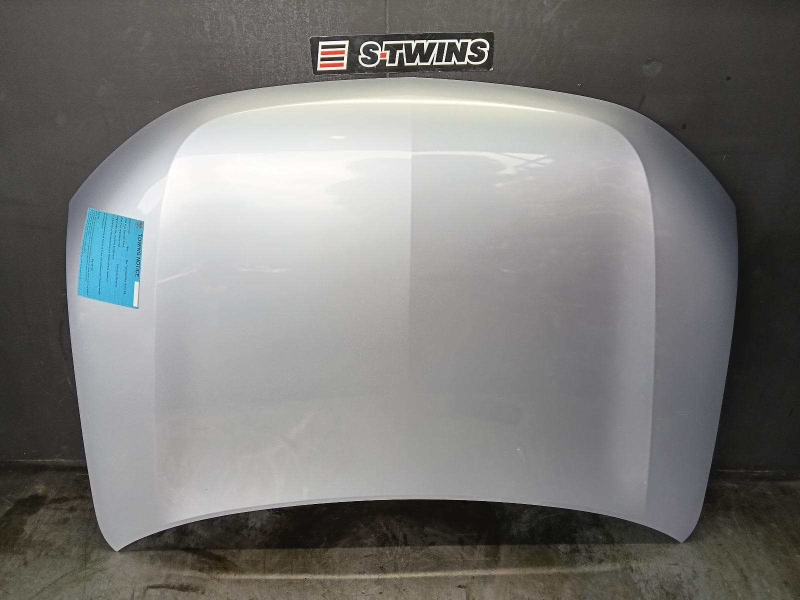Used auto part listing image: 2016 MITSUBISHI OUTLANDER BONNET ZK-ZL, 01/15-07/21