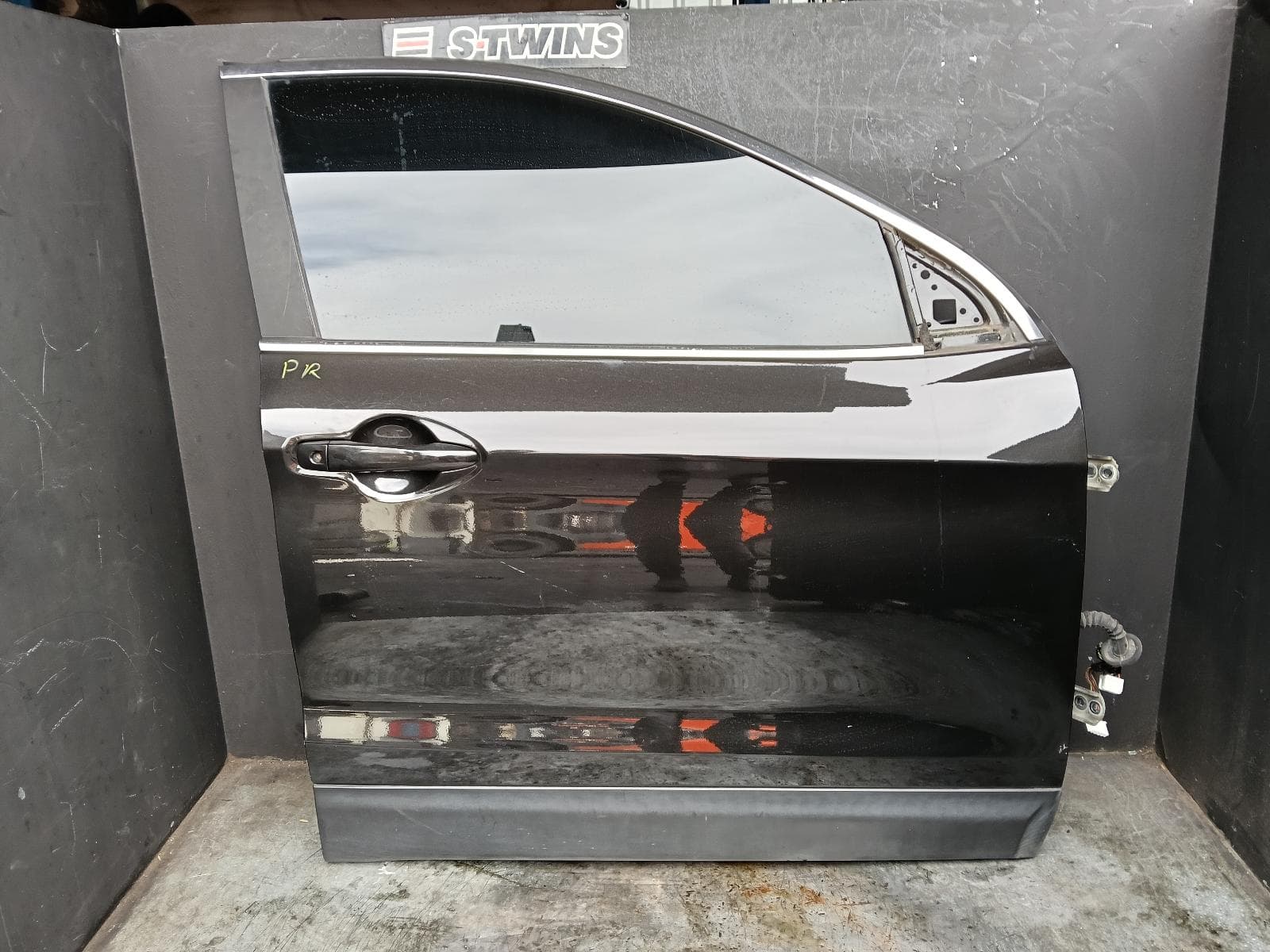 Used auto part listing image: 2015 NISSAN QASHQAI RIGHT FRONT DOOR J11, 12/13-06/17
