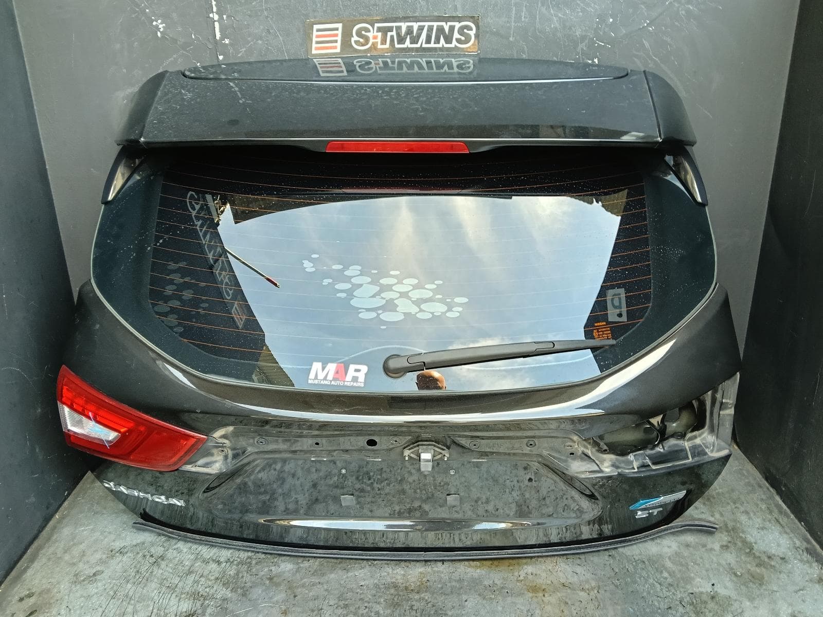 Used auto part listing image: 2015 NISSAN QASHQAI BOOTLID TAILGATE TAILGATE, J11, W/ CAMERA TYPE, 12/13-06/17