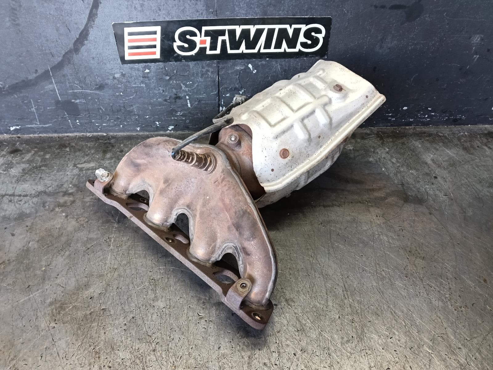 Used auto part listing image: 2015 NISSAN QASHQAI CATALYTIC CONVERTER MANIFOLD, 2.0, PETROL, J11, 12/13-07/21