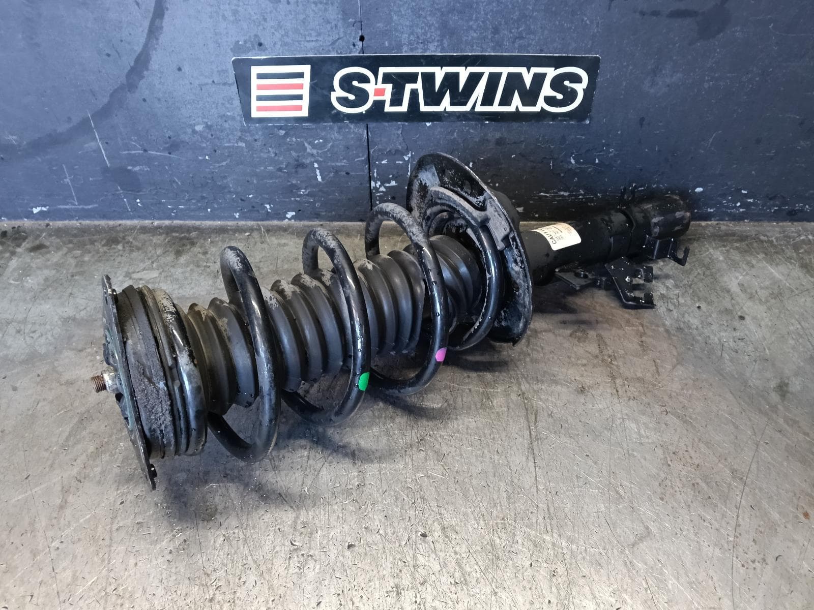 Used auto part listing image: 2015 NISSAN QASHQAI LEFT FRONT STRUT J11, 12/13-07/21