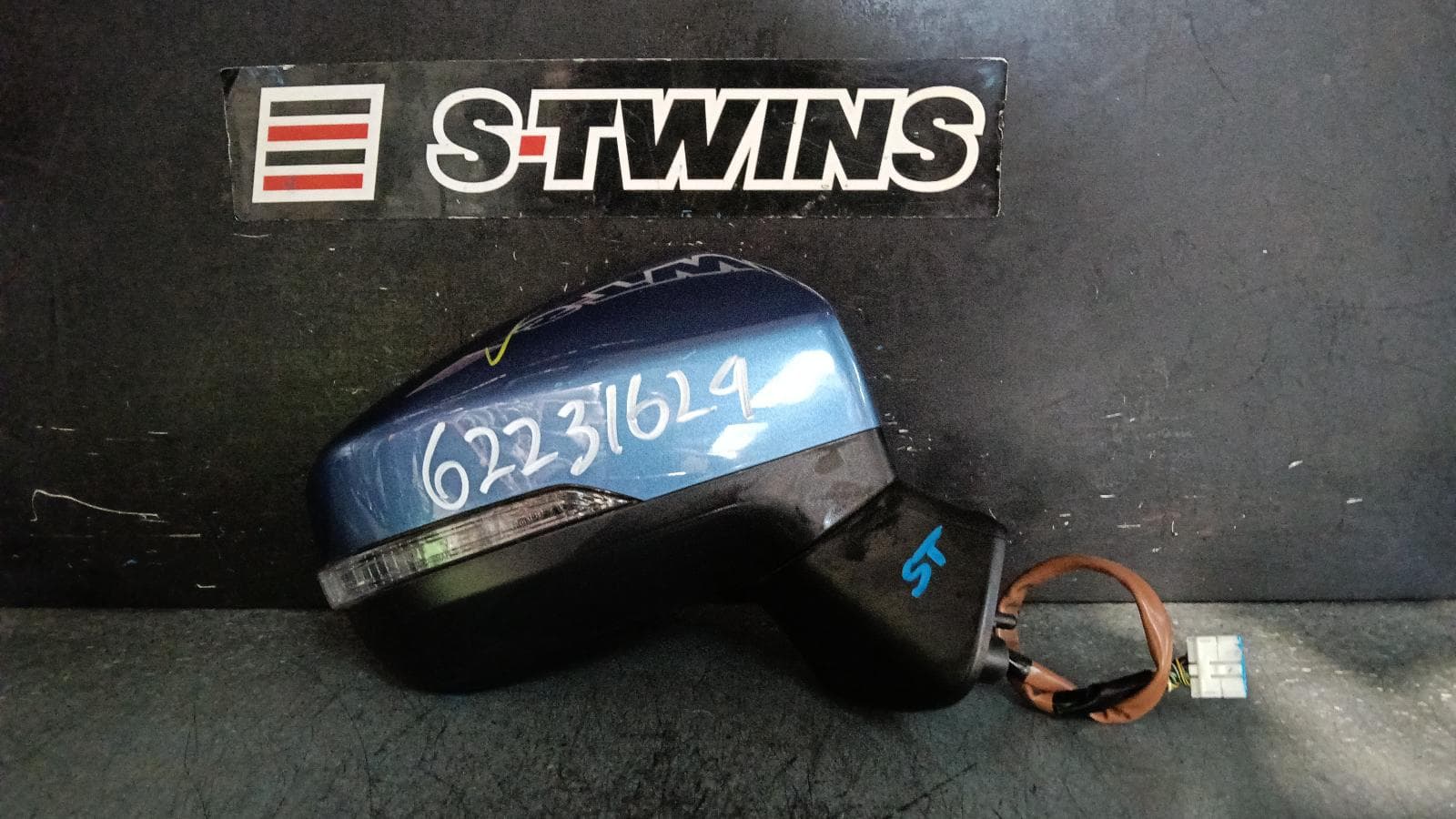 Used auto part listing image: 2018 SUBARU IMPREZA RIGHT DOOR MIRROR G5, POWER FOLDING, NON BLIND SPOT, NON HEATED, W/ INDICATOR, 09/16-02/20 0000402664