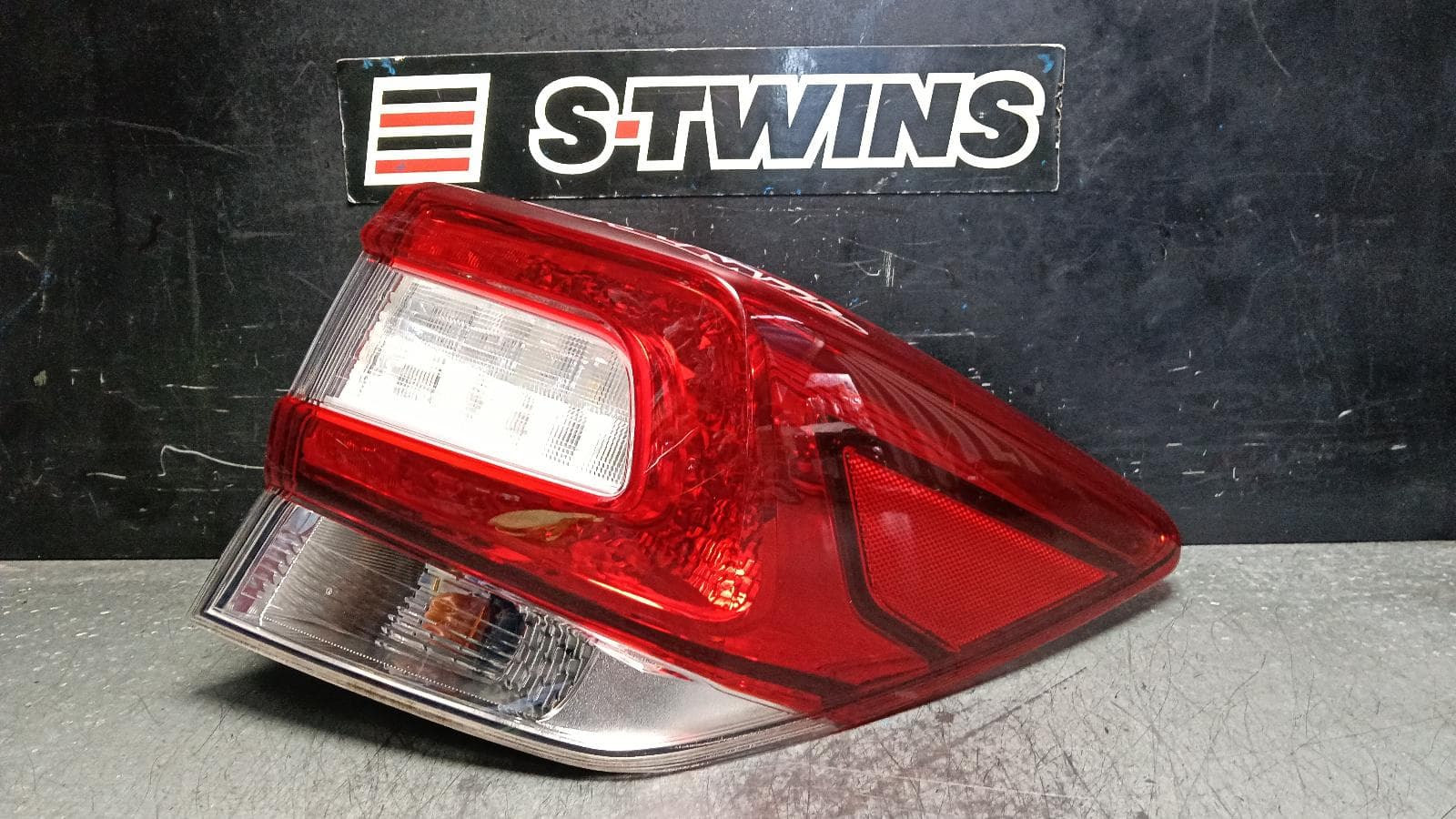 Used auto part listing image: 2018 SUBARU IMPREZA RIGHT TAILLIGHT G5, IN BODY, W/ CHROME INSERT TYPE, HATCH, 09/16-09/23 0000402668