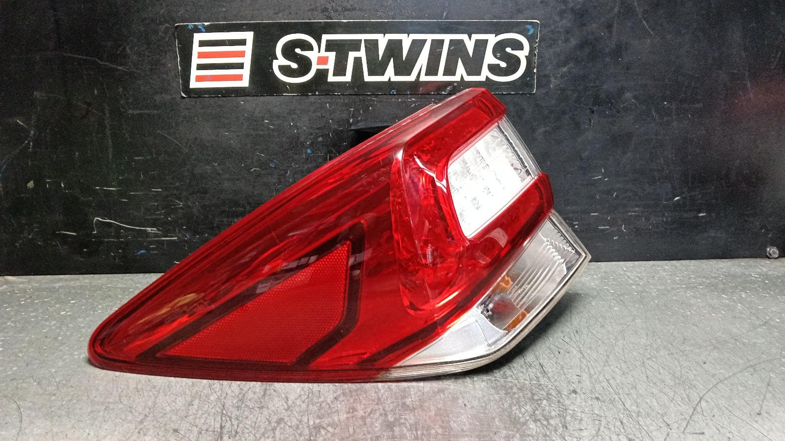Used auto part listing image: 2018 SUBARU IMPREZA LEFT TAILLIGHT G5, IN BODY, W/ CHROME INSERT TYPE, HATCH, 09/16-09/23 0000402669