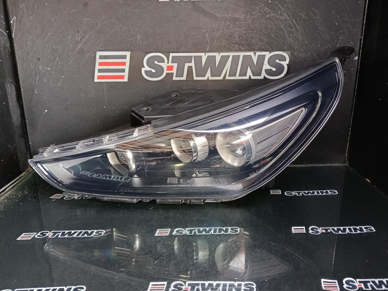 Used auto part listing image: 2020 HYUNDAI I30 LEFT HEADLAMP PD, W/ LED TYPE, HATCH (S. KOREA VIN KMHH), N LINE, 03/17-12/23 0000398923