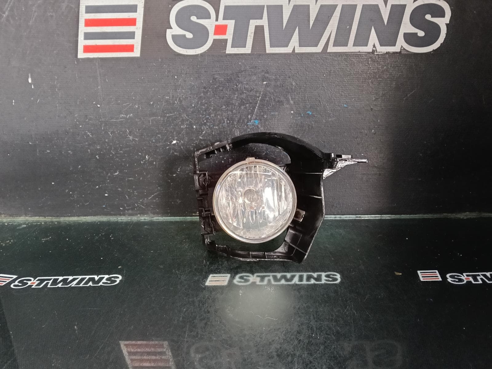 Used auto part listing image: 2013 SUBARU XV RIGHT INDICATOR FOG SIDE BUMPER FOGLAMP, G4X, SINGLE BULB TYPE, 08/11-04/17