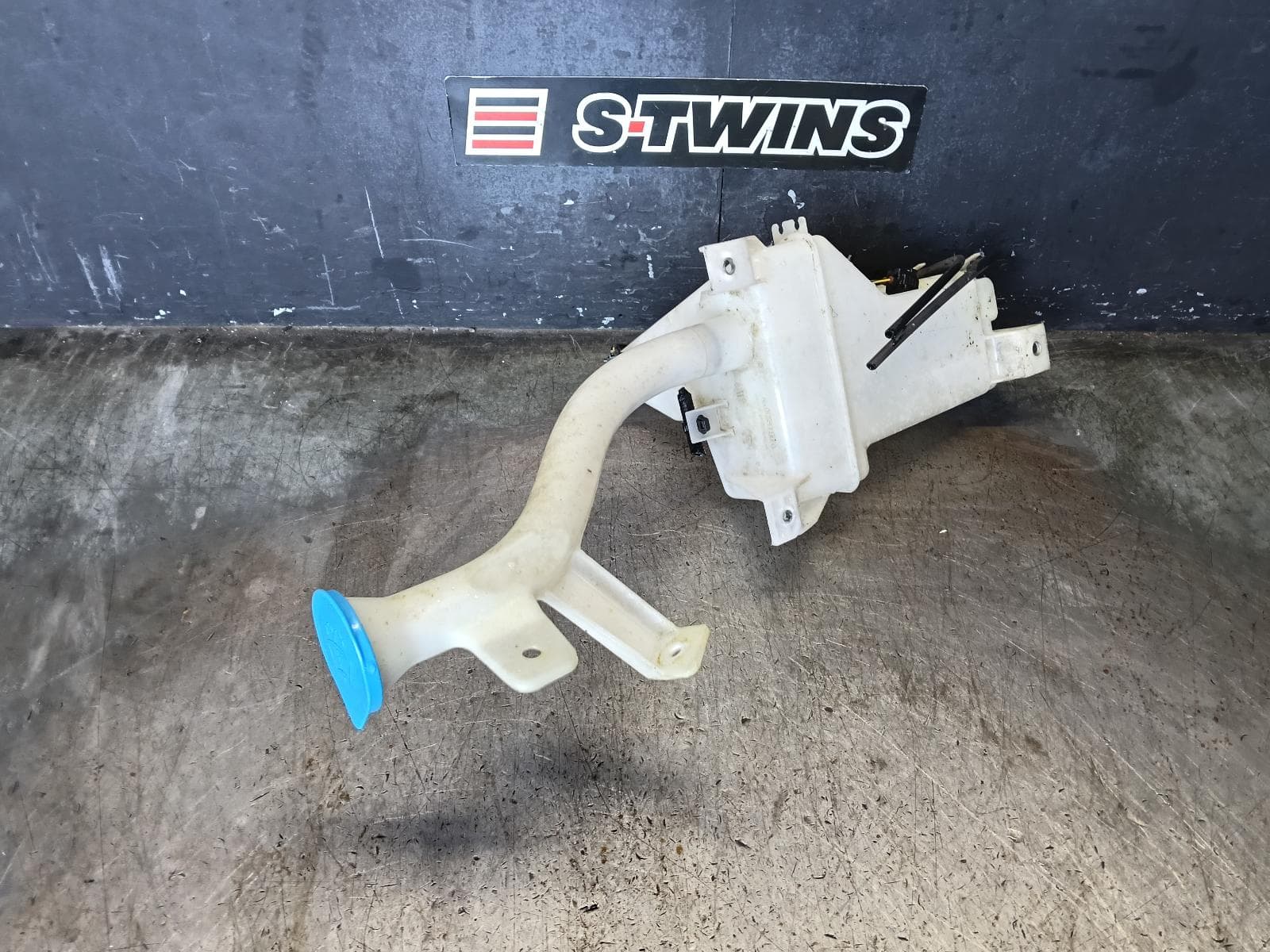 Used auto part listing image: 2016 SUZUKI VITARA WASHER BOTTLE VITARA, LY (VIN TSM), 06/15