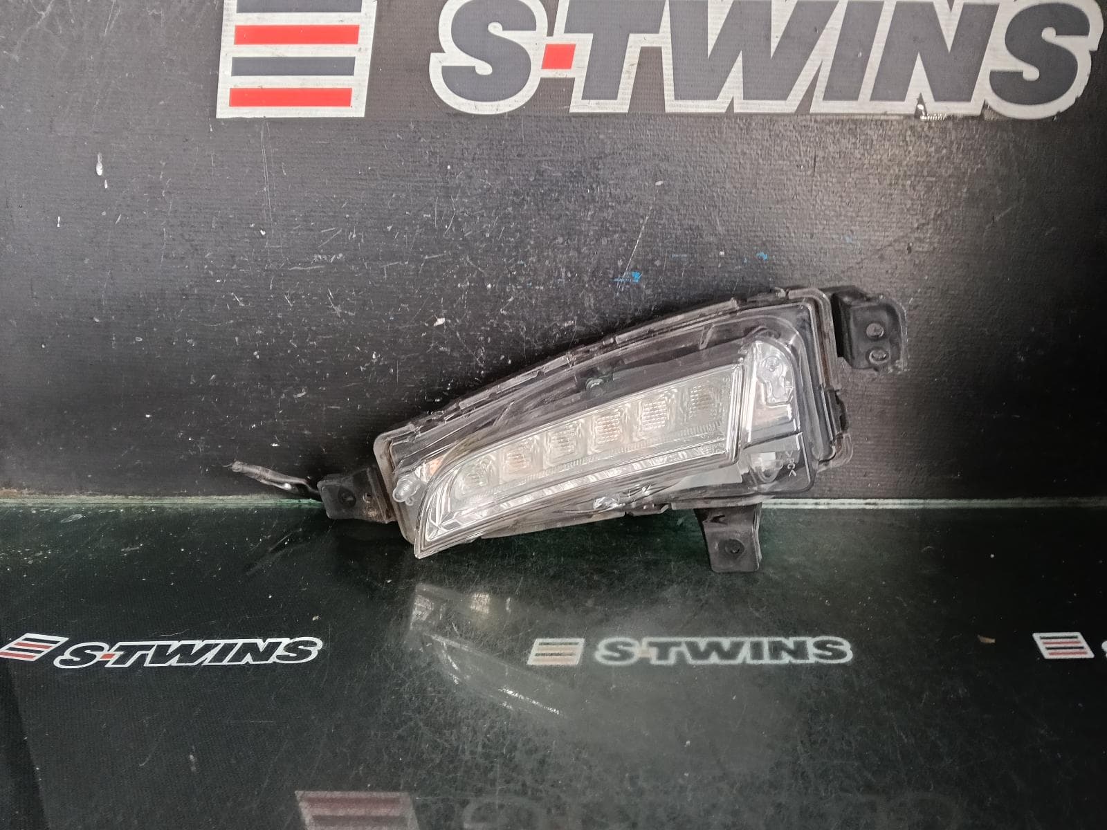 Used auto part listing image: 2016 SUZUKI VITARA RIGHT INDICATOR FOG SIDE DAYTIME RUNNING LAMP, VITARA, LY (VIN TSM), 06/15