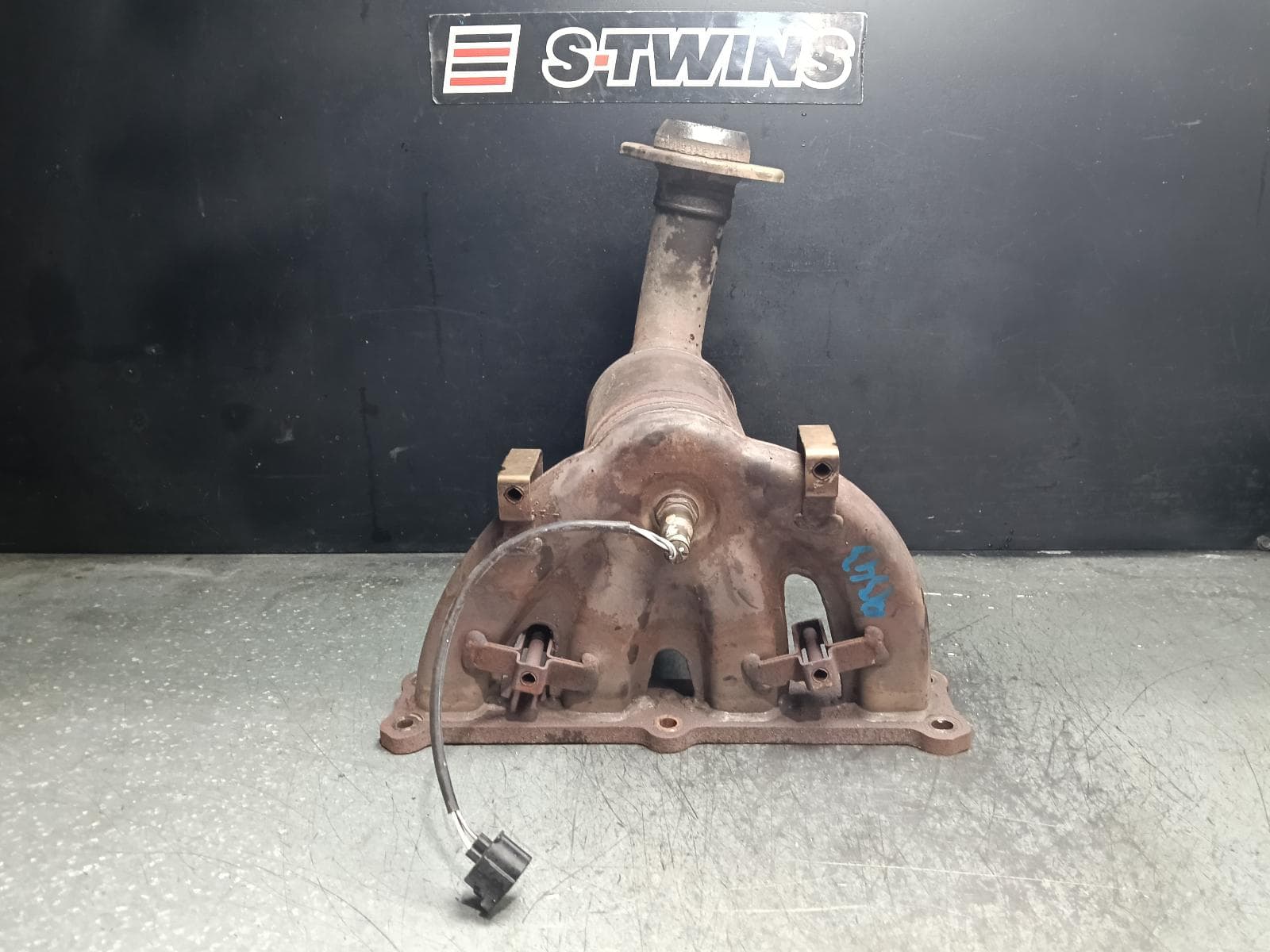 Used auto part listing image: 2013 JEEP COMPASS CATALYTIC CONVERTER MANIFOLD-CAT TYPE, 2.4, PETROL, MK, 12/06-12/16 0000411186