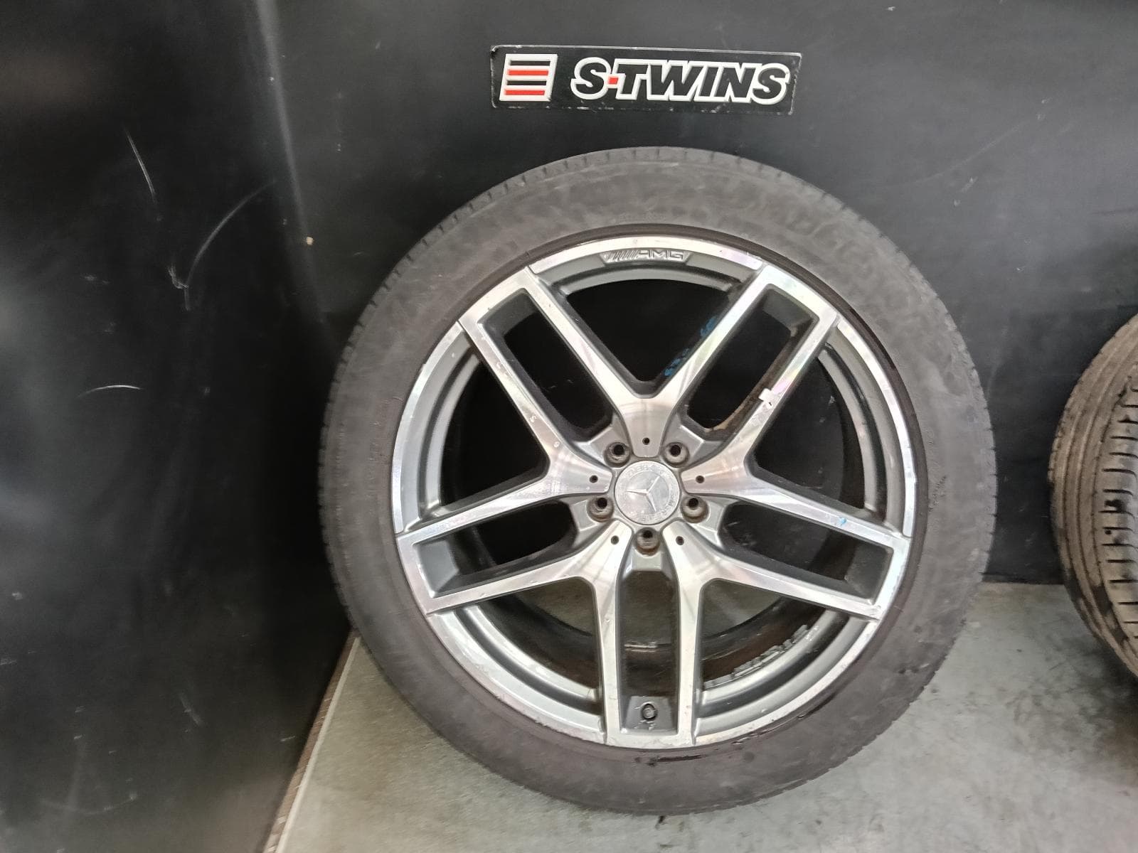 Used auto part listing image: 2015 MERCEDES GLE CLASS WHEEL MAG FACTORY, 21X10IN (650), FRONT, C292, COUPE, 06/15-04/19 0000410847