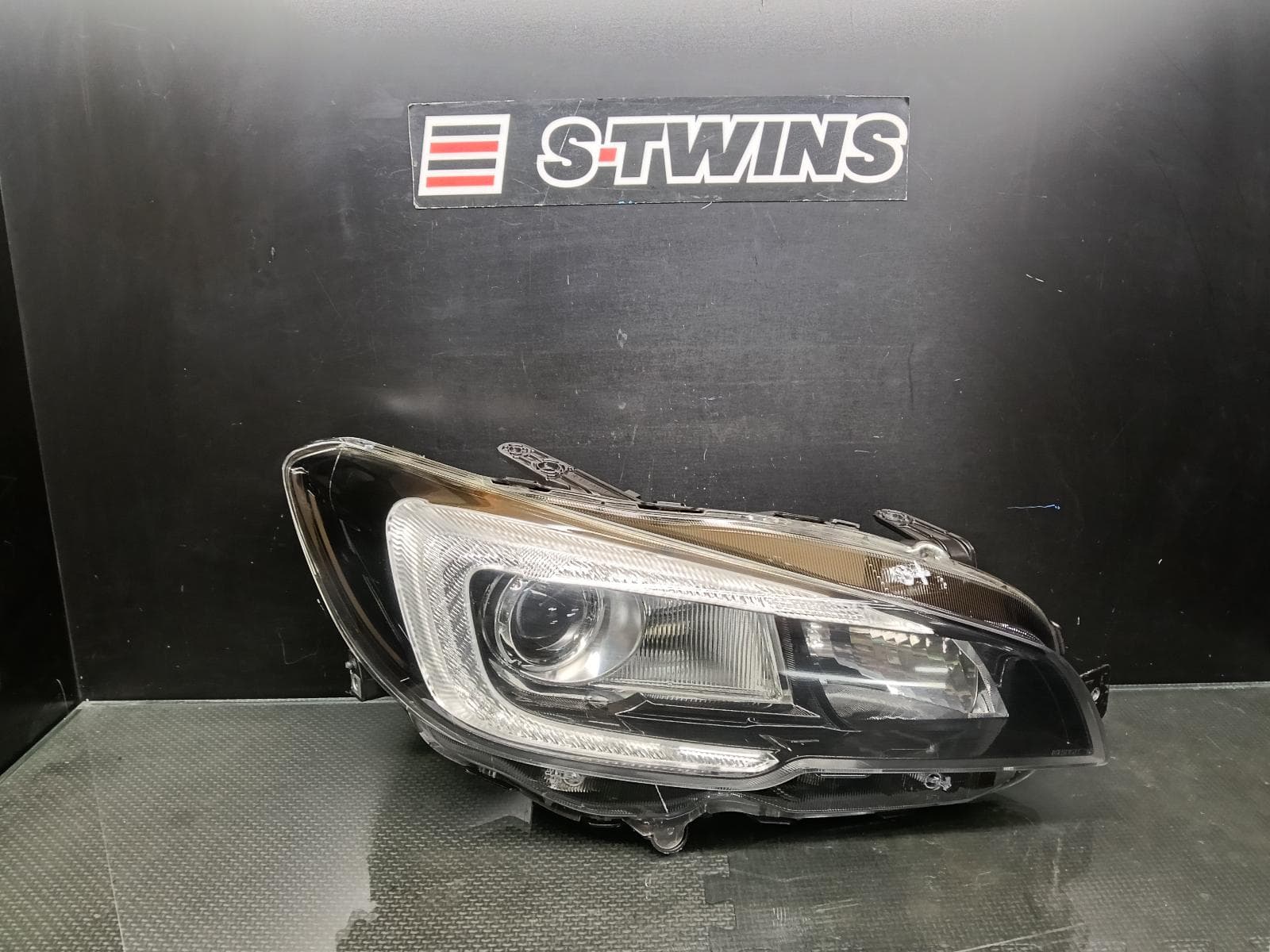 Used auto part listing image: 2015 SUBARU WRX RIGHT HEADLAMP V1, LED TYPE, 03/14-05/17 0000283086