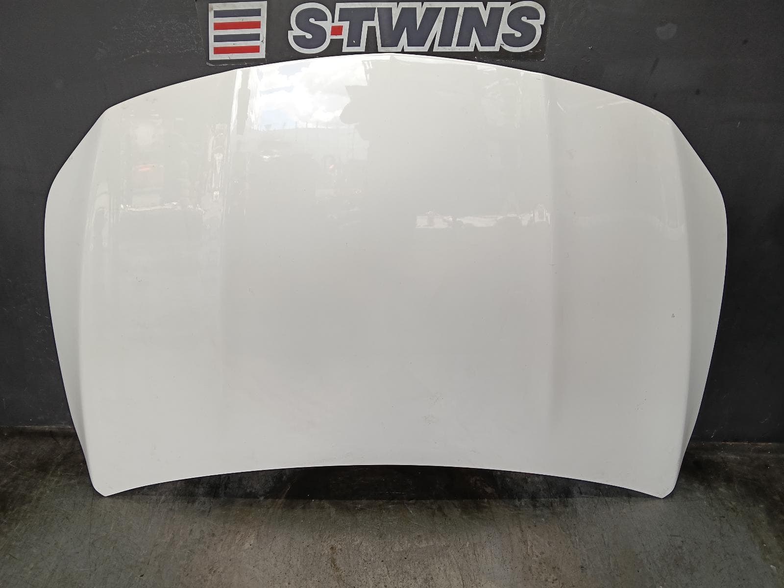 Used auto part listing image: 2015 MERCEDES CLA CLASS BONNET C117/X117, COUPE/WAGON, 09/13-01/19