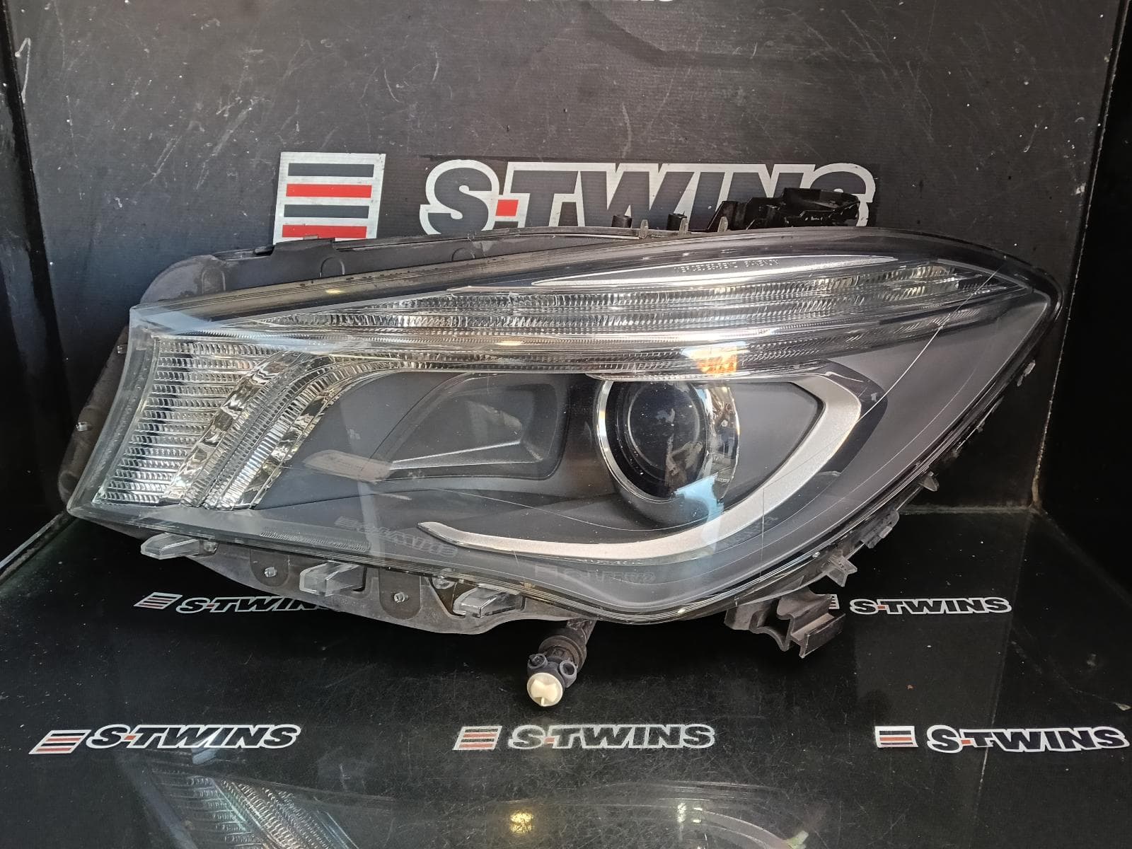 Used auto part listing image: 2015 MERCEDES CLA CLASS LEFT HEADLAMP C117/X117, XENON, NON INTELLIGENT LIGHT SYSTEM TYPE, 09/13-06/16