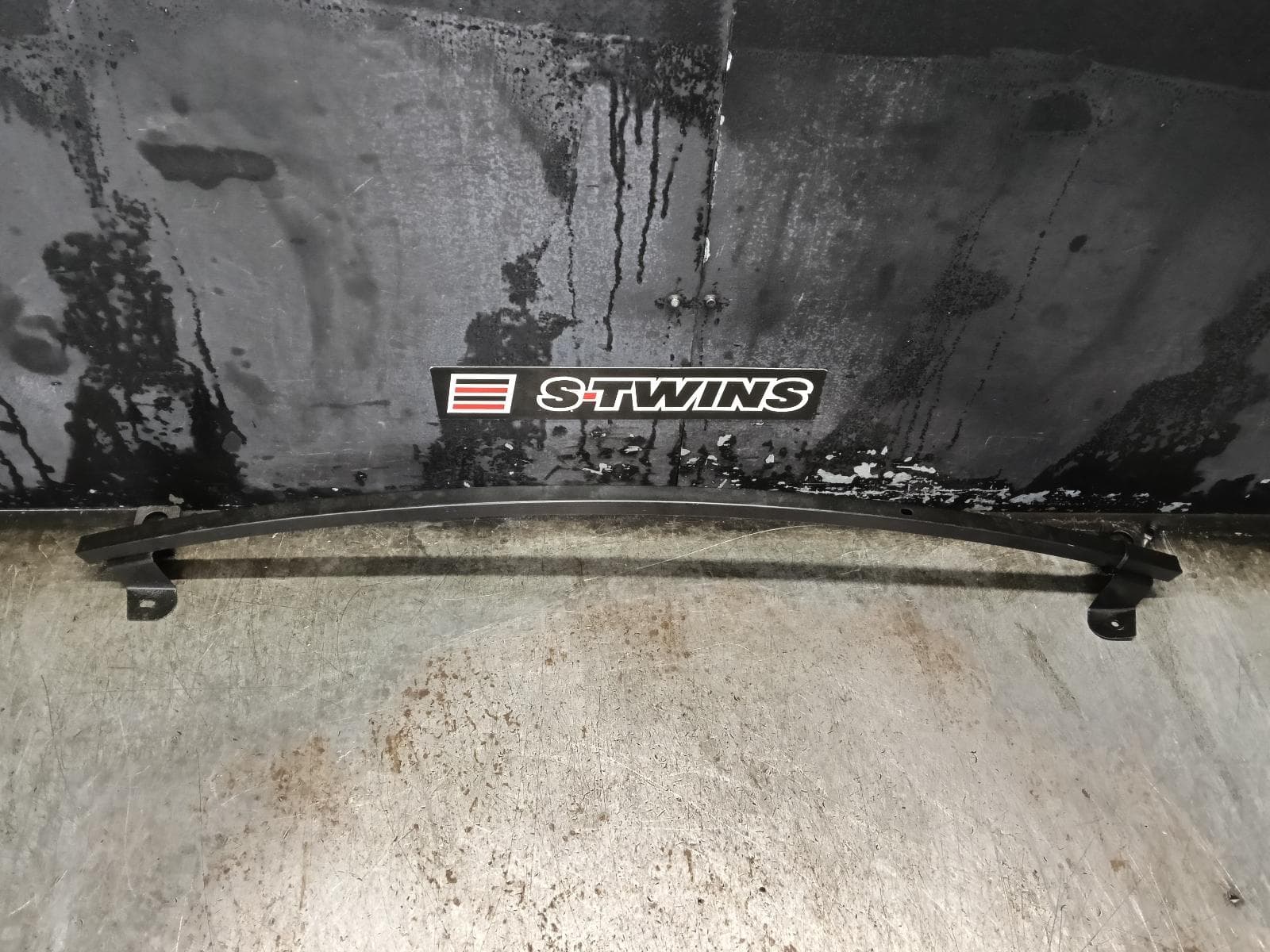 Used auto part listing image: 2016 JEEP GRANDCHEROKEE F BAR REINFORC BRACK UPPER THIN REINFORCEMENT, WK, 04/13-02/22 0000398492
