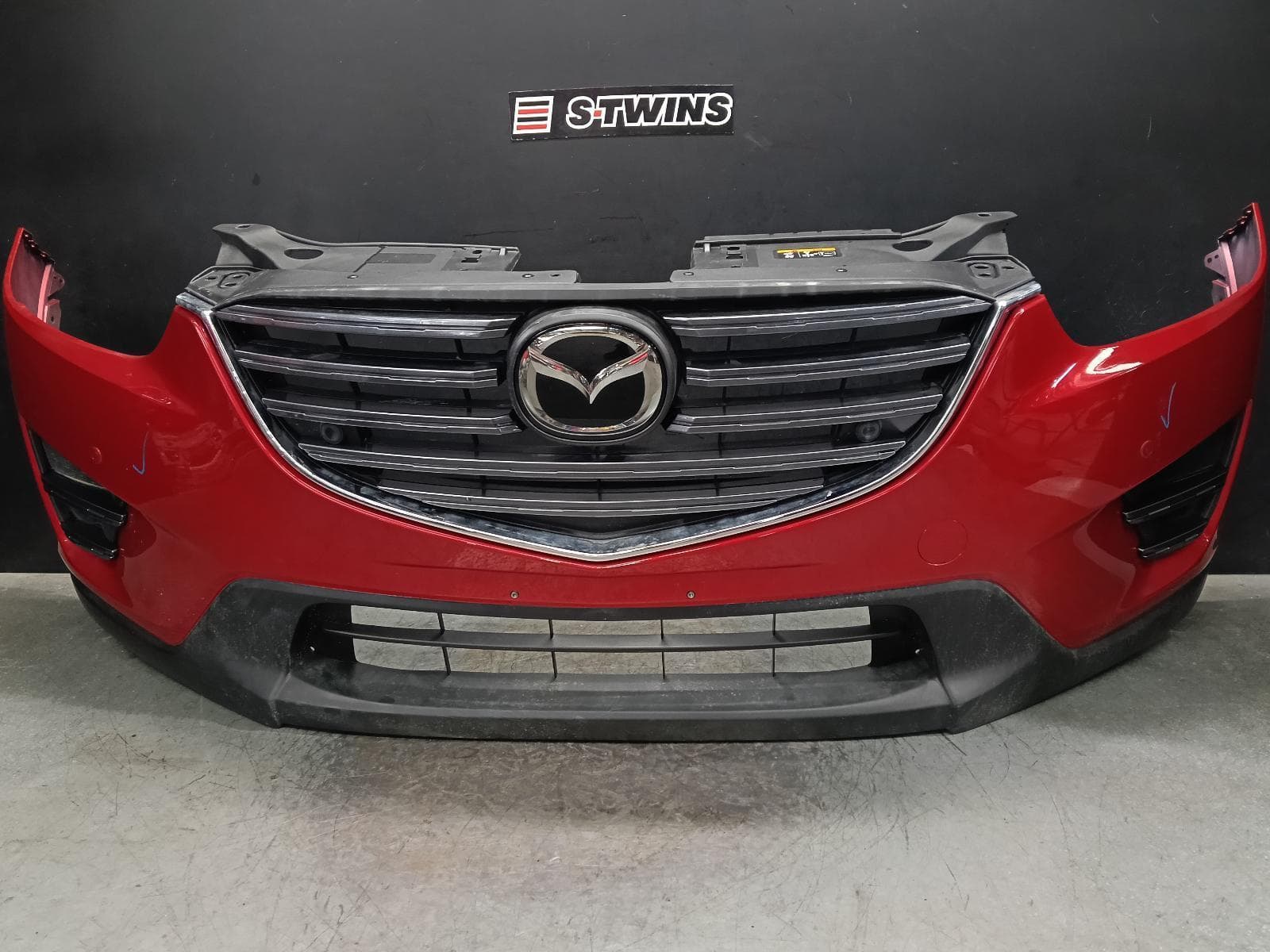 Used auto part listing image: 2016 MAZDA CX5 FRONT BUMPER KE, W/ PARK SENSOR & NON H/LAMP WASHER TYPE, 02/12-12/16 0000404592