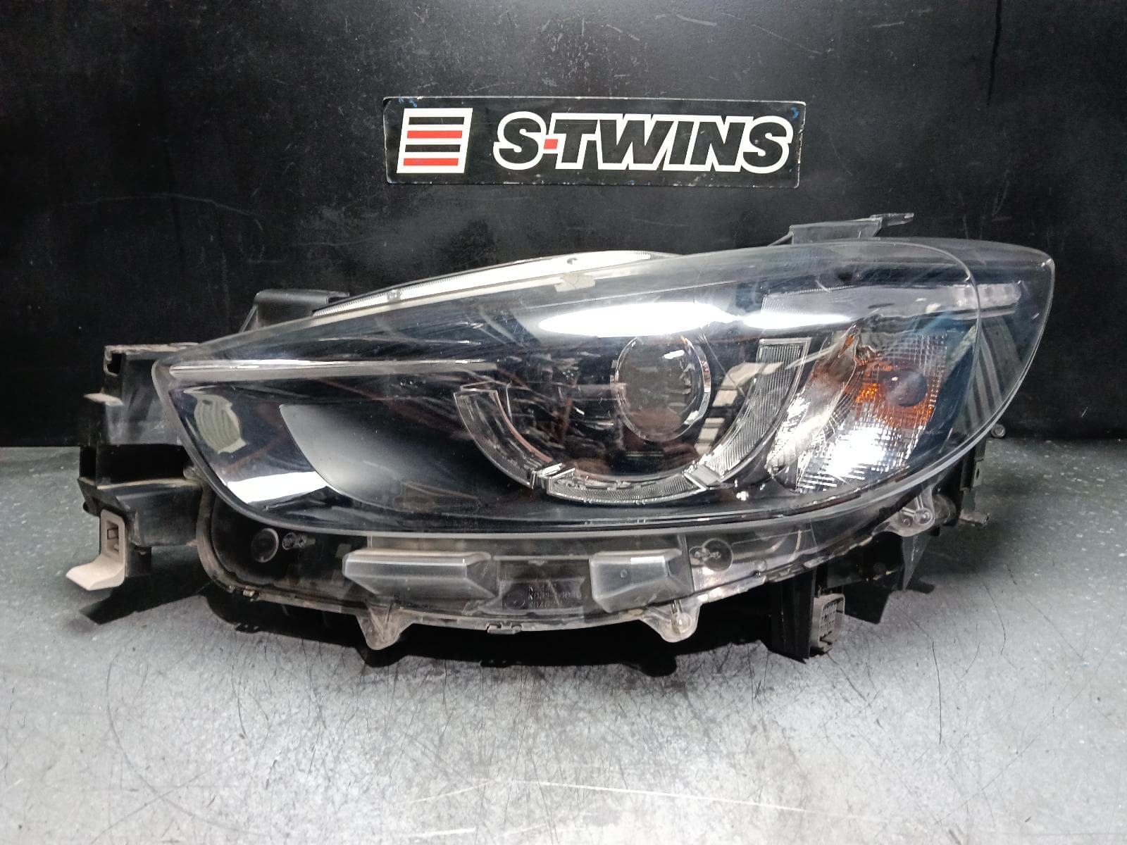 Used auto part listing image: 2016 MAZDA CX5 LEFT HEADLAMP KE, AKERA, LED TYPE, KA3C, 01/15-12/16 0000404595
