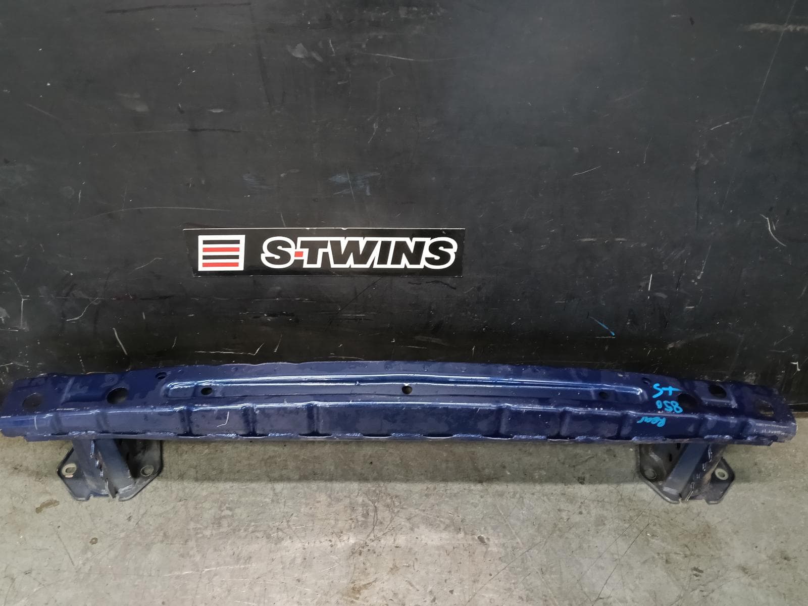 Used auto part listing image: 2016 SUBARU OUTBACK R BAR BRACKET REINFO MAIN REINFORCEMENT, 6TH GEN, 08/14-12/20 0000423527