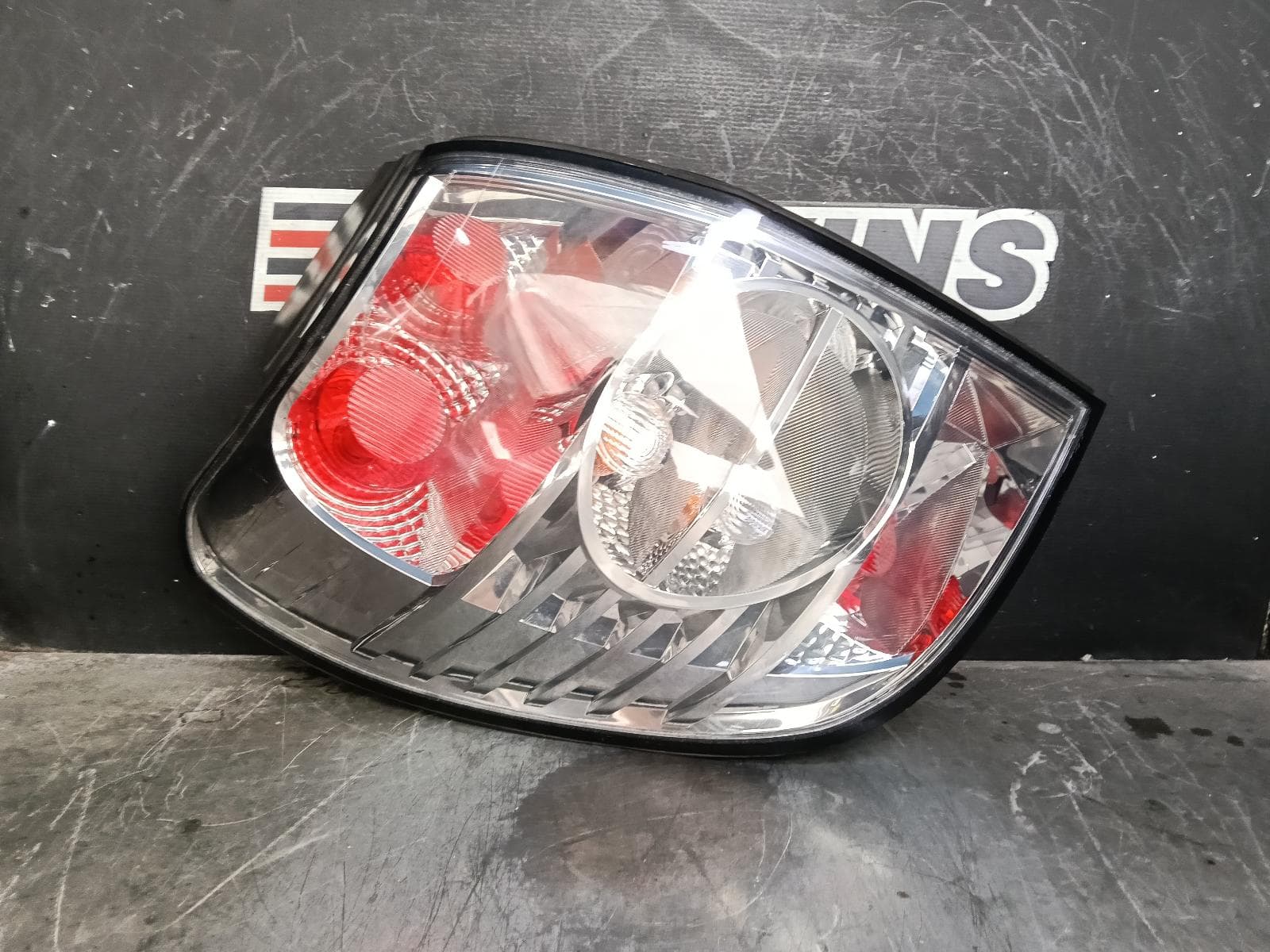 Used auto part listing image: 2013 HOLDEN CAPTIVA LEFT TAILLIGHT CG, CAPTIVA 7 (VIN KL3C), 01/11-11/13 0000399322
