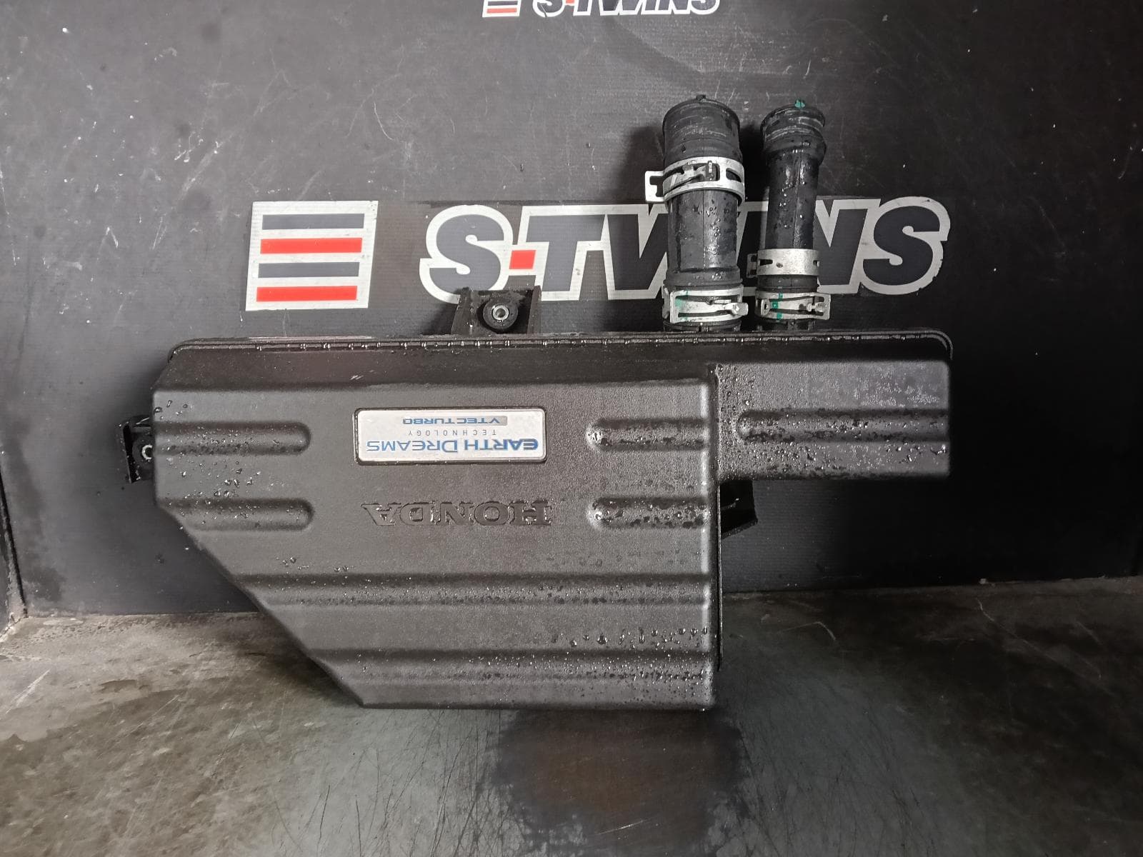 Used auto part listing image: 2021 HONDA CRV AIR CLEANER BOX AIR RESONATOR, RW, 05/17-08/23 0000406442