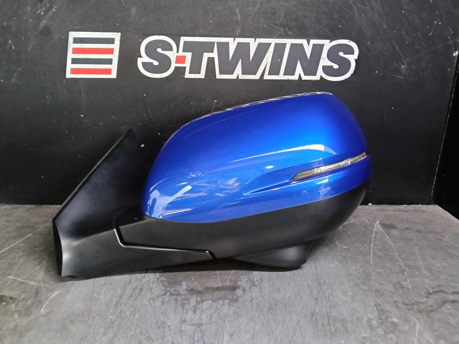 Used auto part listing image: 2021 HONDA CRV LEFT DOOR MIRROR RW, POWER FOLDING, NON HEATED, W/ CAMERA TYPE, 05/17-08/23 0000402105