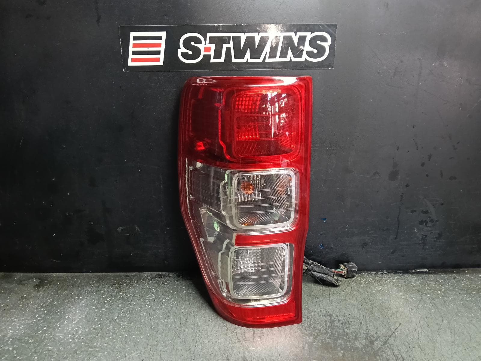 Used auto part listing image: 2020 FORD RANGER LEFT TAILLIGHT PX SERIES 3, UTE, XL/XLS/XLT, 06/18-04/22 0000421888