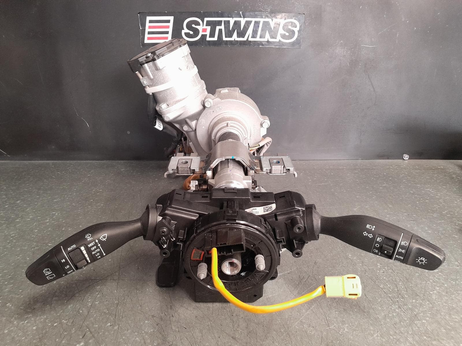 Used auto part listing image: 2019 HYUNDAI TUCSON STEERING COLUMN PUSH BUTTON START, TL, 07/18-01/21 0000330811