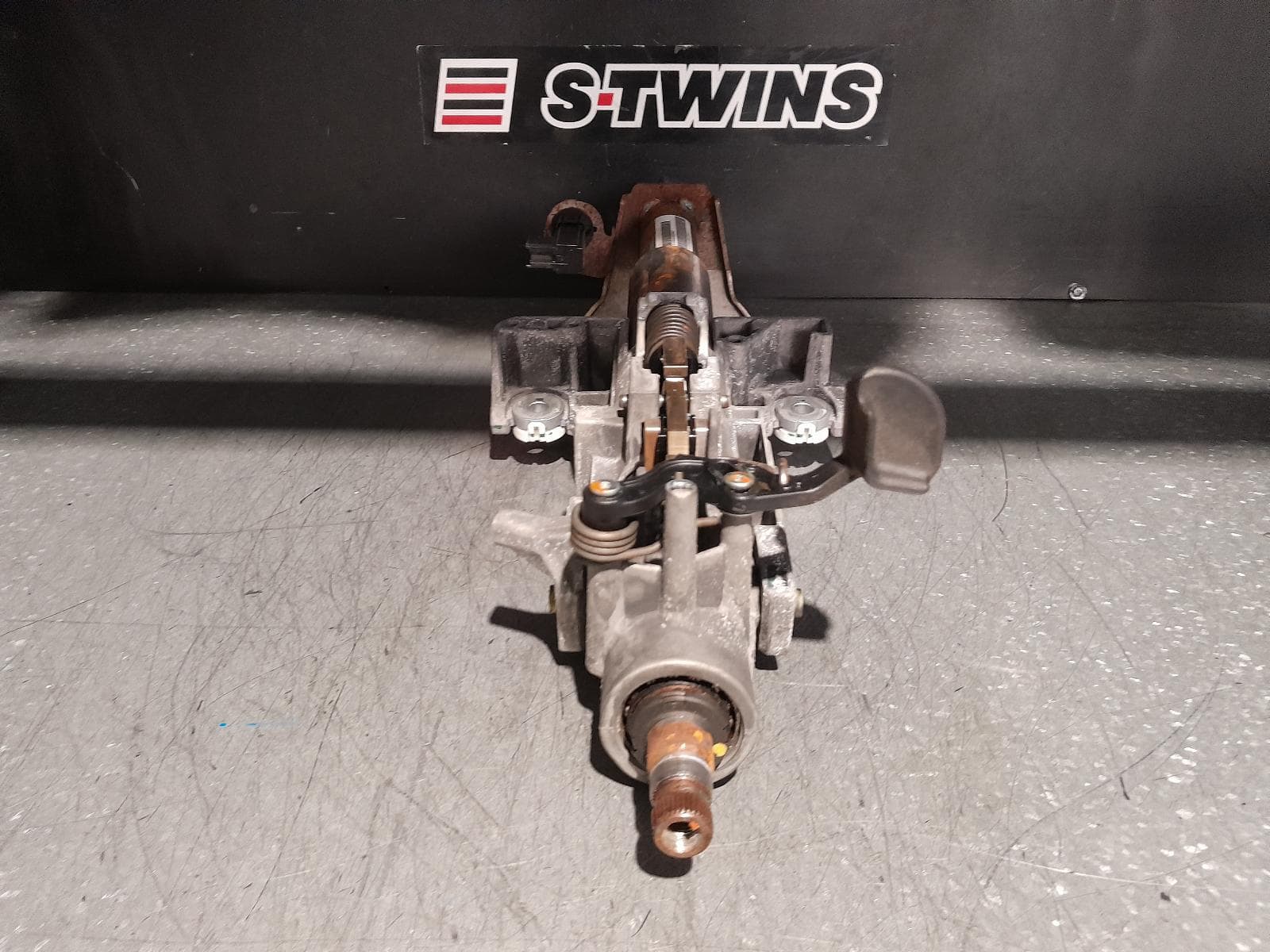 Used auto part listing image: 2019 RAM 1500 STEERING COLUMN DS, 01/16-12/23 0000345819