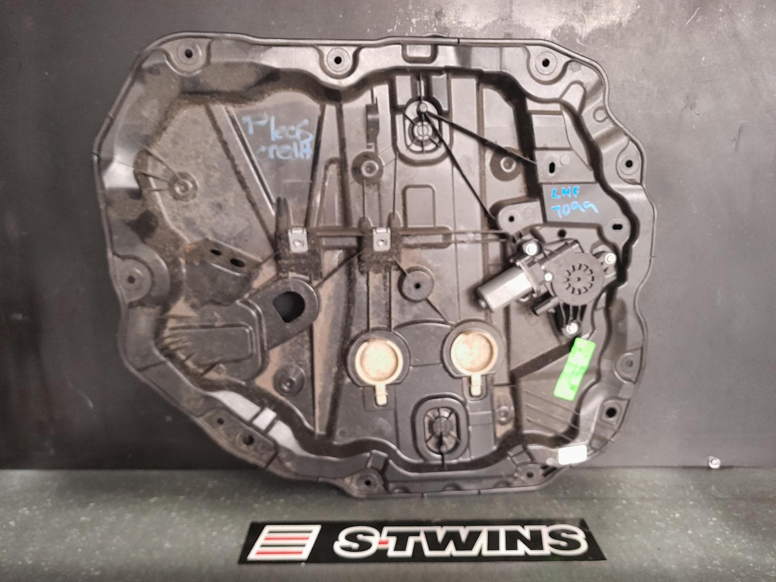 Used auto part listing image: 2022 JEEP WRANGLER LEFT FRONT WINDOW REG MOTOR JL, 08/18- 0000340975
