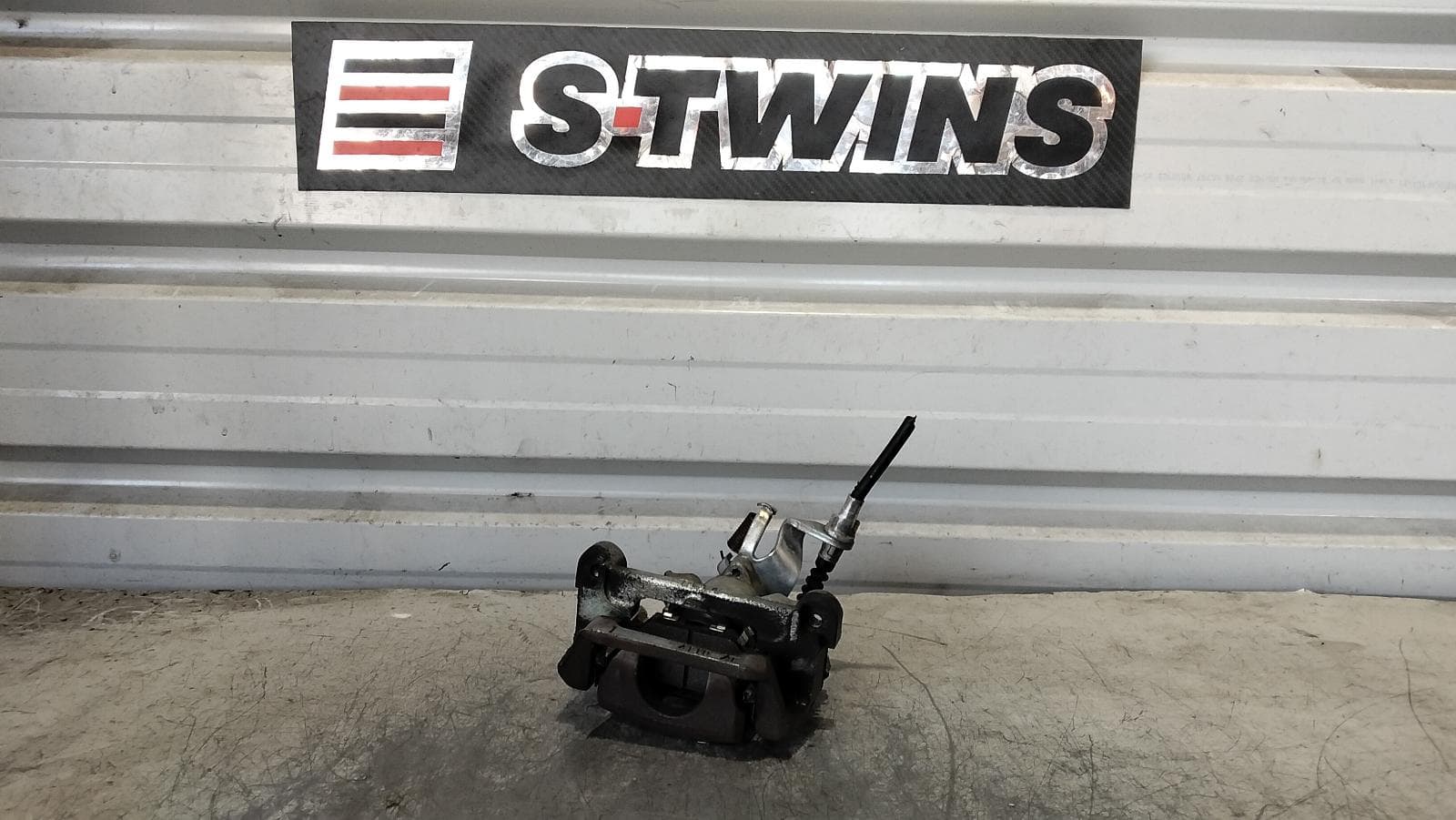 Used auto part listing image: 2014 MITSUBISHI ASX CALIPER RH REAR, XB-XD, 07/12-12/24 0000428001