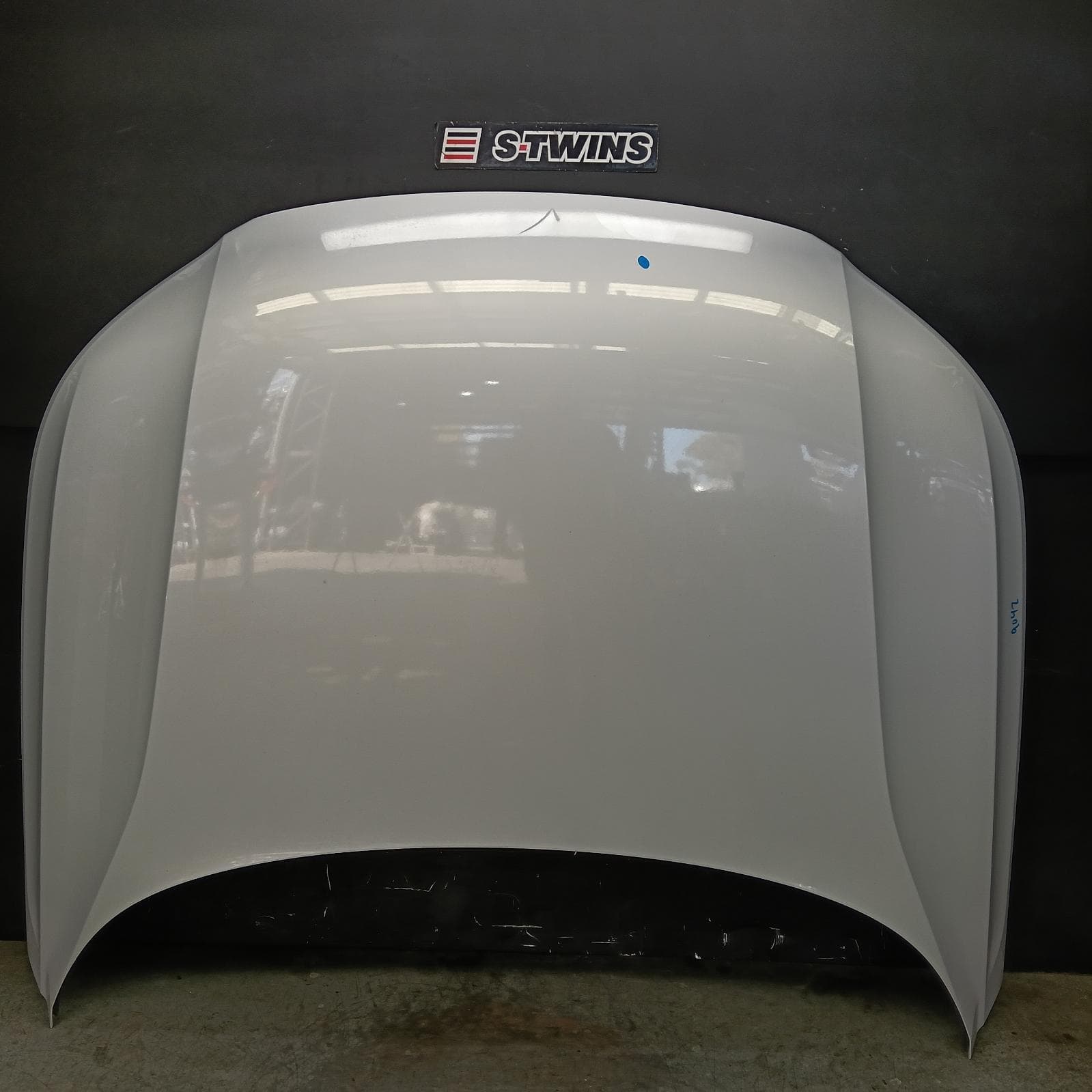 Used auto part listing image: 2018 VOLVO XC40 BONNET 02/18-05/22 0000428071
