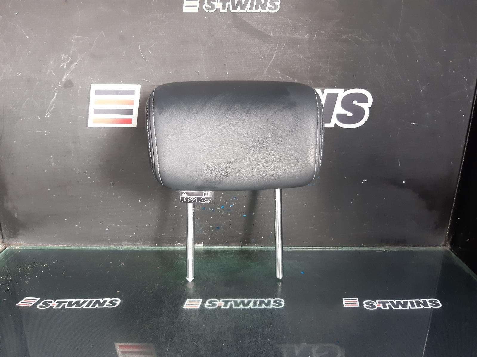 Used auto part listing image: 2016 SUBARU OUTBACK HEADREST RH REAR, LEATHER, BLACK, 6TH GEN, 08/14-12/20 0000377198