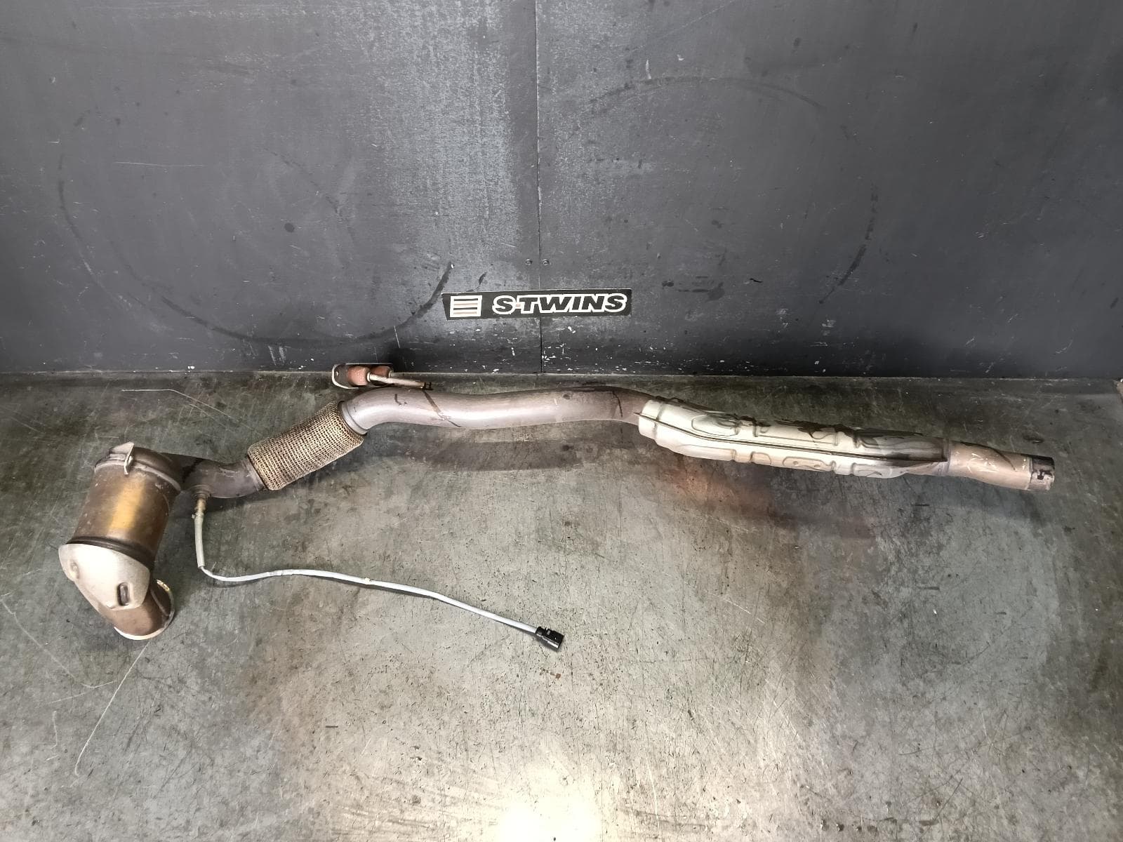 Used auto part listing image: 2018 VOLKSWAGEN TIGUAN CATALYTIC CONVERTER DOWNPIPE-CAT TYPE, 2.0, PETROL, CHHB CODE, 5NA, 06/16-02/24 0000428150