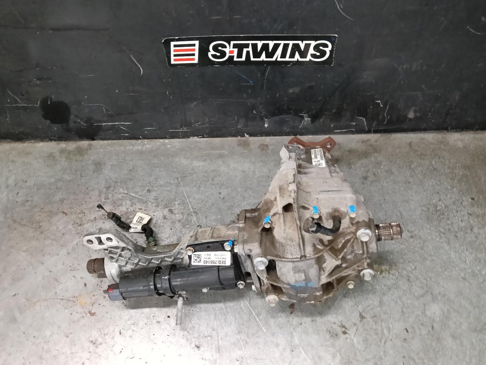 Used auto part listing image: 2021 RAM 1500 FRONT DIFF ASSEMBLY DT, 3.92 RATIO, 12/20- 0000428205