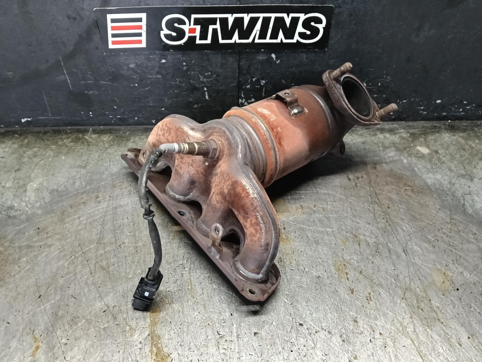 Used auto part listing image: 2017 KIA CERATO CATALYTIC CONVERTER MANIFOLD-CAT TYPE, 2.0, PETROL, YD, 03/16-05/18
