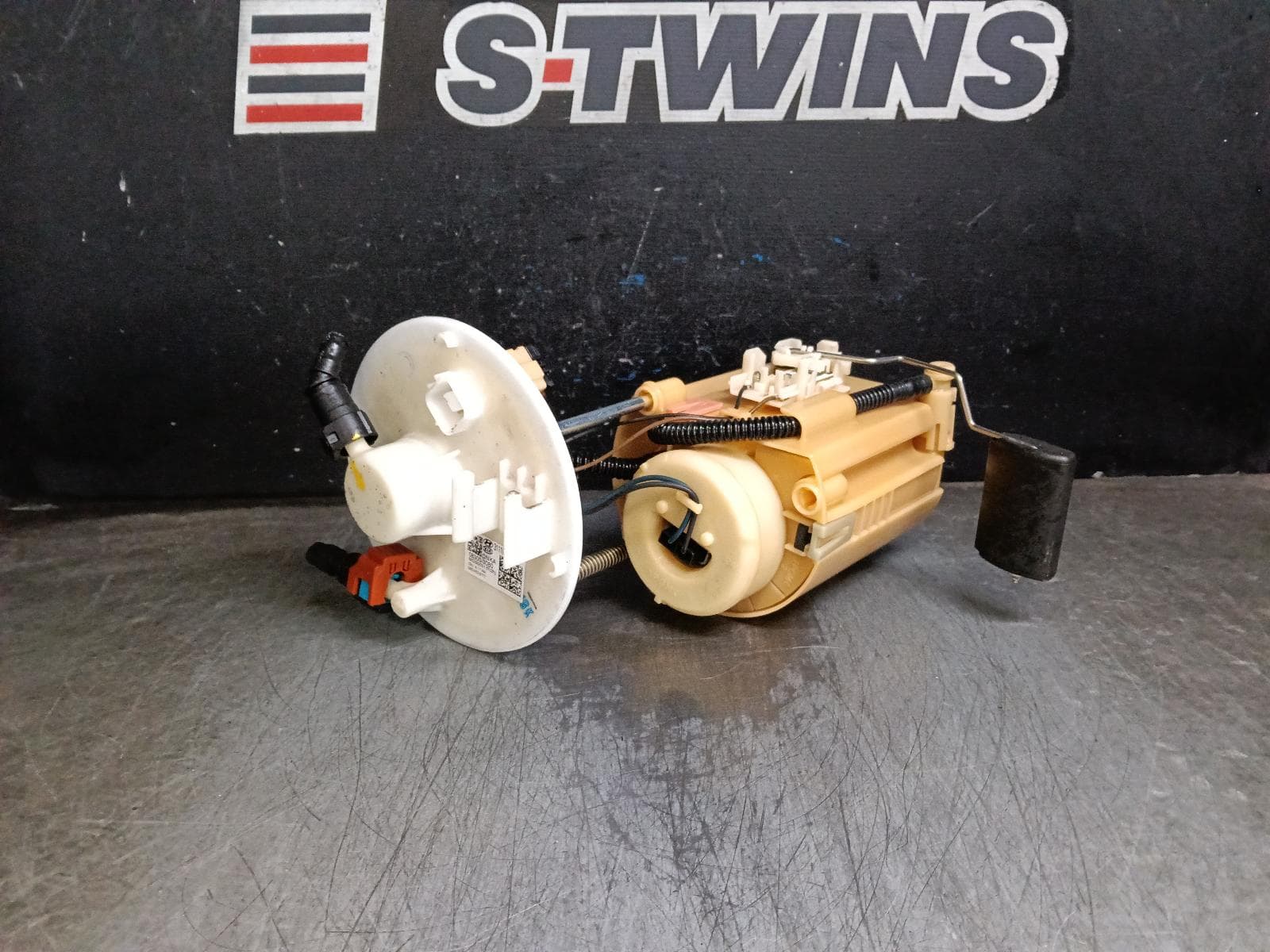 Used auto part listing image: 2017 KIA CERATO FUEL PUMP YD, 2.0, 03/16-05/18