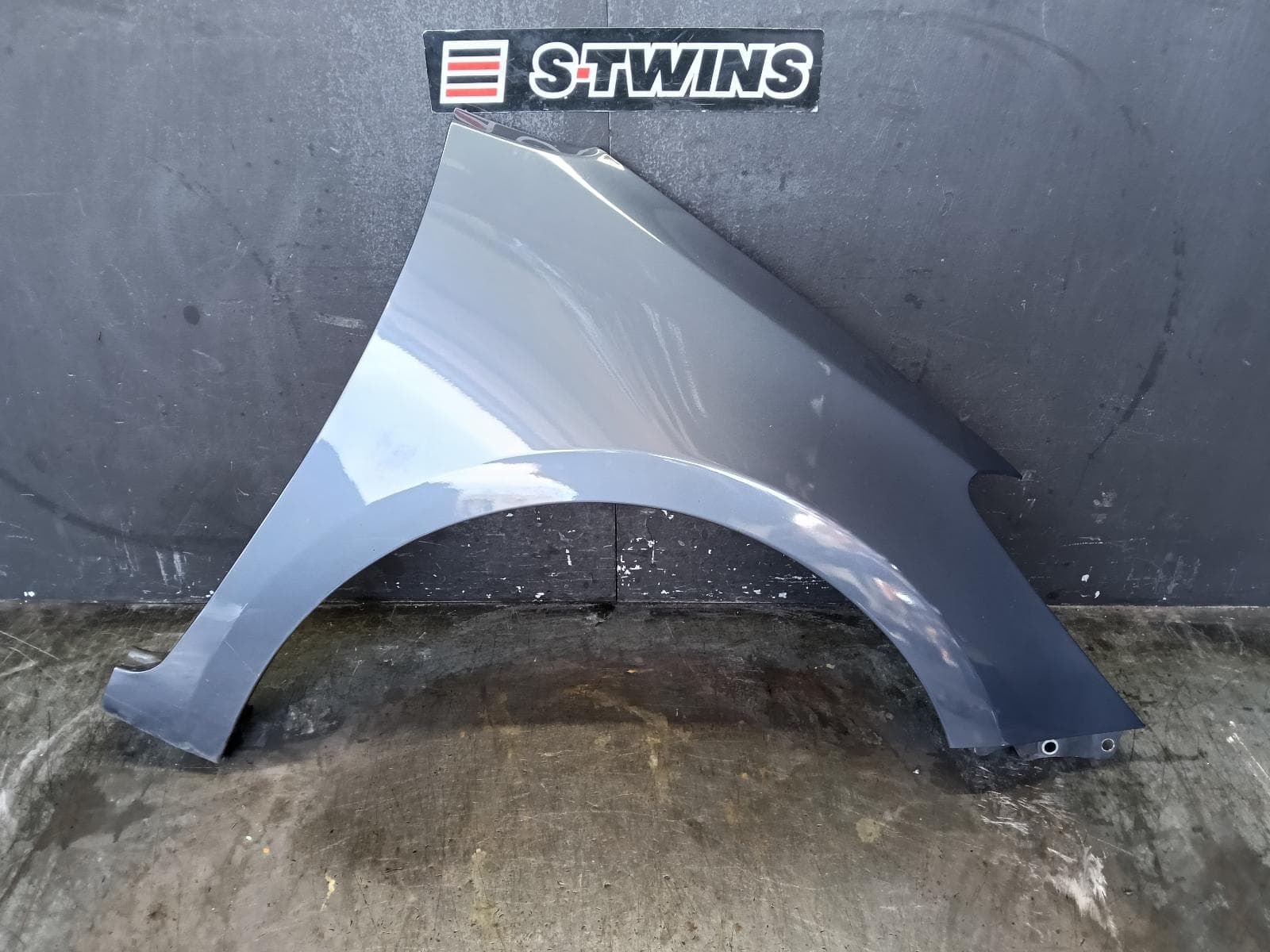 Used auto part listing image: 2017 KIA CERATO RIGHT GUARD YD, SEDAN/HATCH, 04/13-05/18