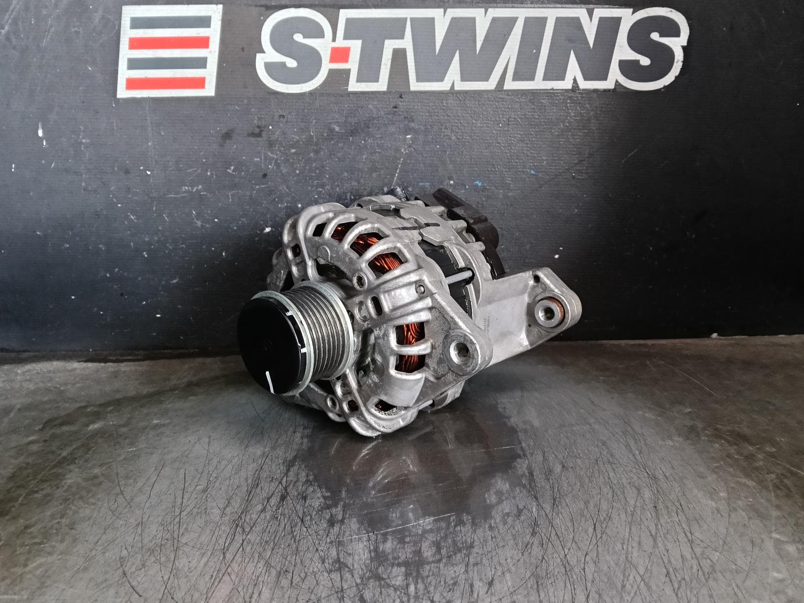 Used auto part listing image: 2024 NISSAN NAVARA ALTERNATOR NP300, DIESEL, 2.3, YS23DDTT, TWIN TURBO, 120 AMP, 04/15-01/26