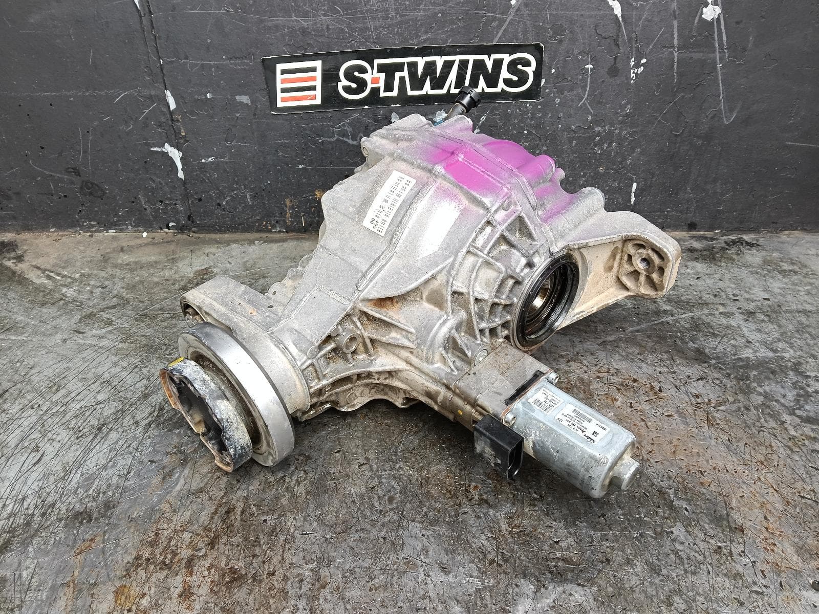 Used auto part listing image: 2018 JEEP GRANDCHEROKEE DIFFERENTIAL CENTRE REAR, 3.0, DIESEL, 4WD, ELECTRONIC LSD TYPE, WK, 3.44/3.45 RATIO, 04/13-02/22
