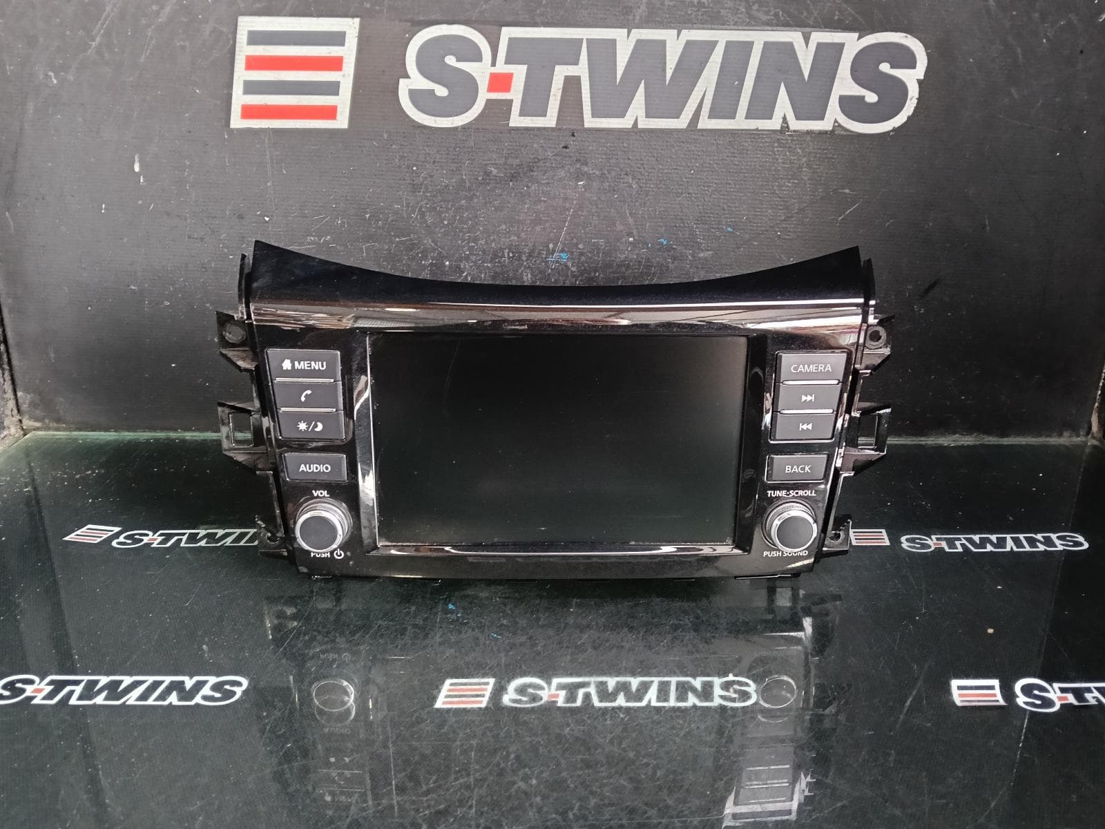 Used auto part listing image: 2024 NISSAN NAVARA NP300, HEAD UNIT, W/ DISPLAY UNIT, 8IN TOUCHSCREEN, SAT NAV TYPE, 12/18-01/26