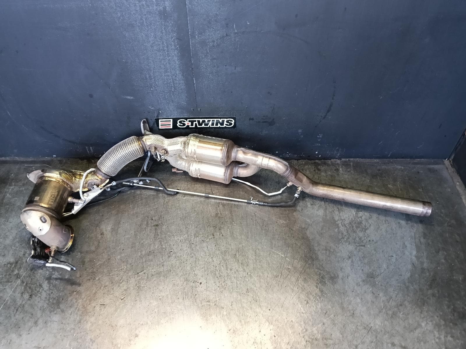 Used auto part listing image: 2023 VOLKSWAGEN GOLF CATALYTIC CONVERTER DOWNPIPE-CAT TYPE, PETROL, 2.0, TURBO, DSFE, GEN 8, 09/20