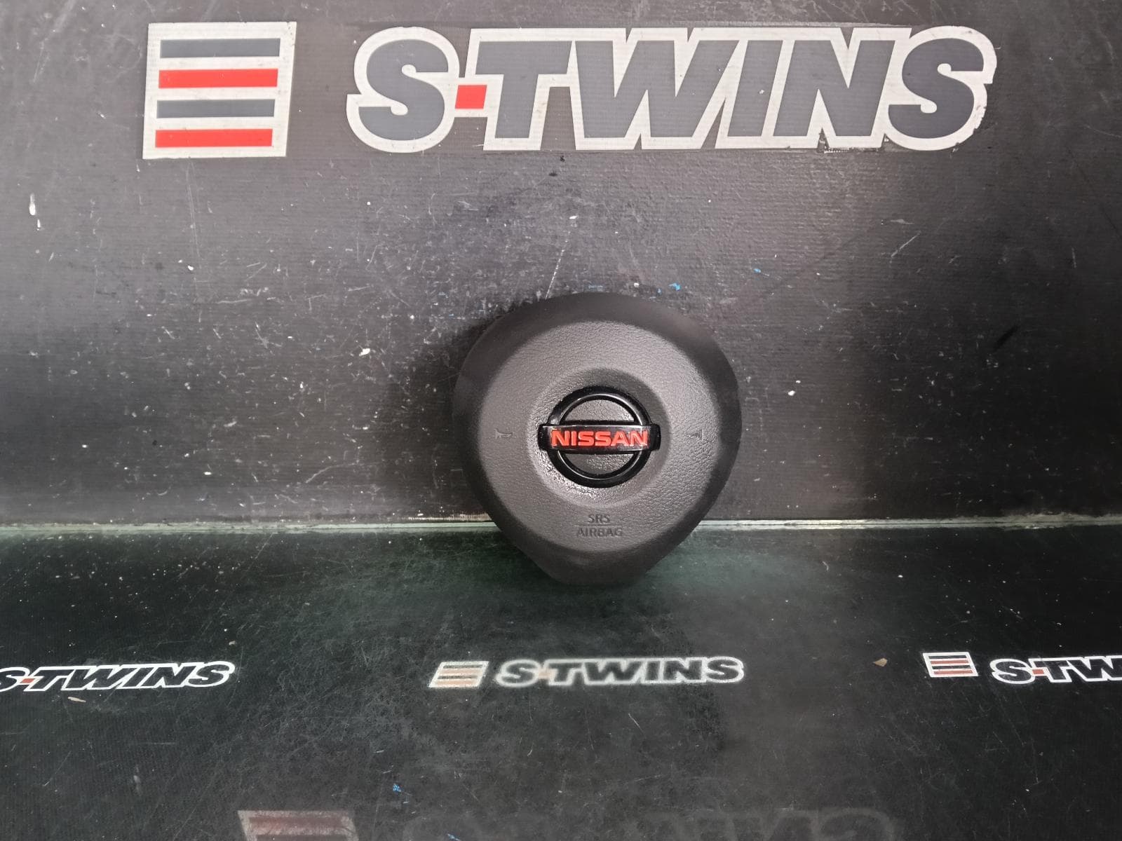 Used auto part listing image: 2024 NISSAN NAVARA RIGHT AIRBAG NP300, STEERING WHEEL 12/20-01/26